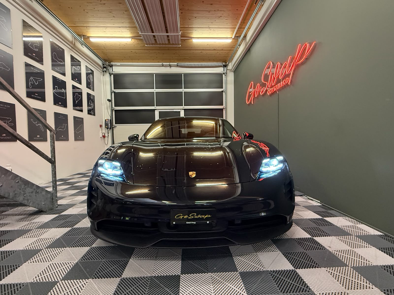 PORSCHE Taycan 4S-image-7