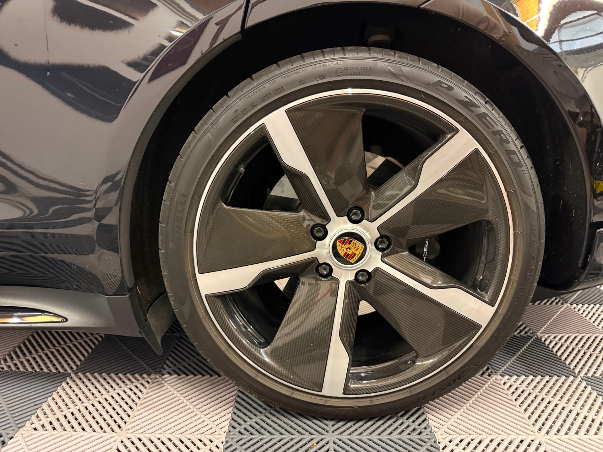 PORSCHE Taycan 4S-image-28