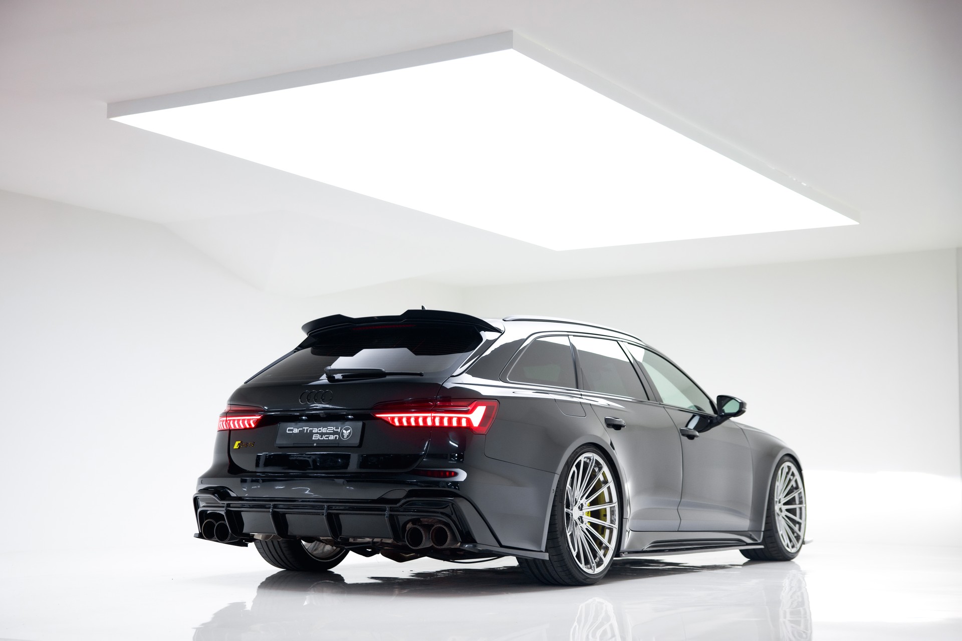 AUDI RS6 Avant 4.0 TFSI V8 quattro-showroom-element-3