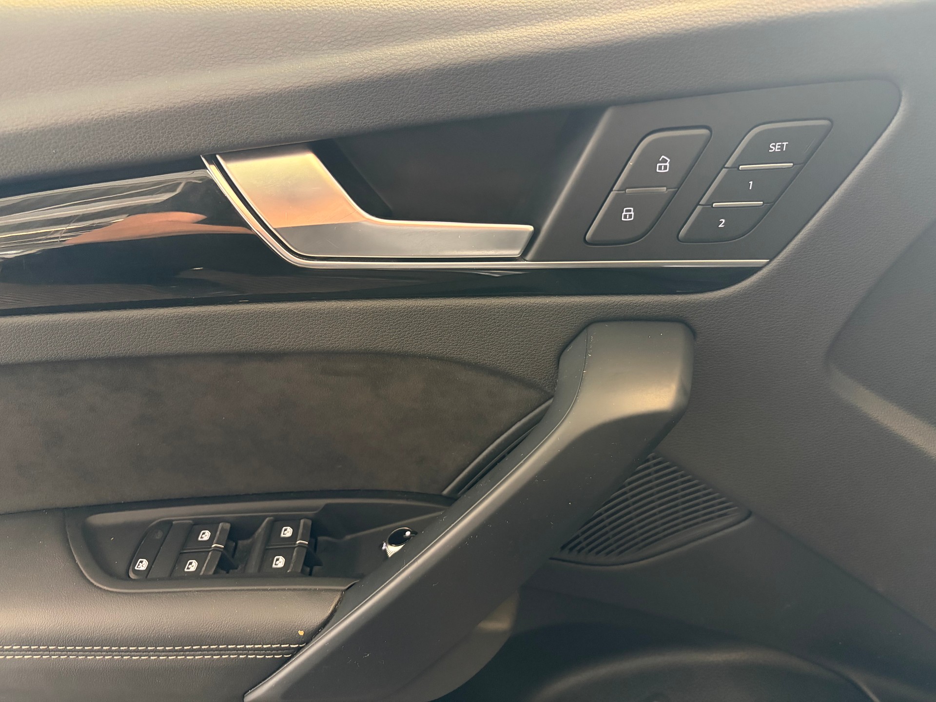 AUDI Q5 45 TFSI sport quattro | S-Line | Pano | Luftfed. | AHK | Memory | HeadUp | 21" | Assistanzsysteme |-image-21