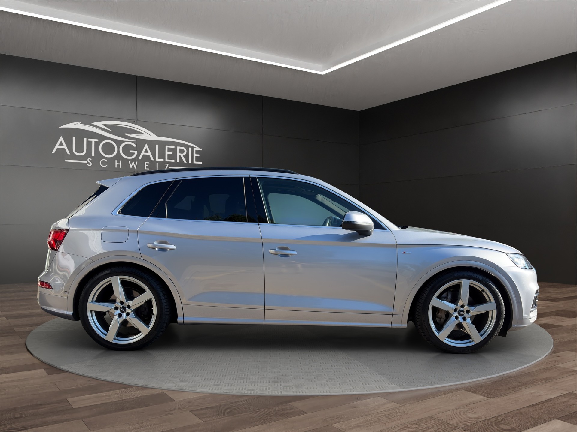 AUDI Q5 45 TFSI sport quattro | S-Line | Pano | Luftfed. | AHK | Memory | HeadUp | 21" | Assistanzsysteme |-image-5