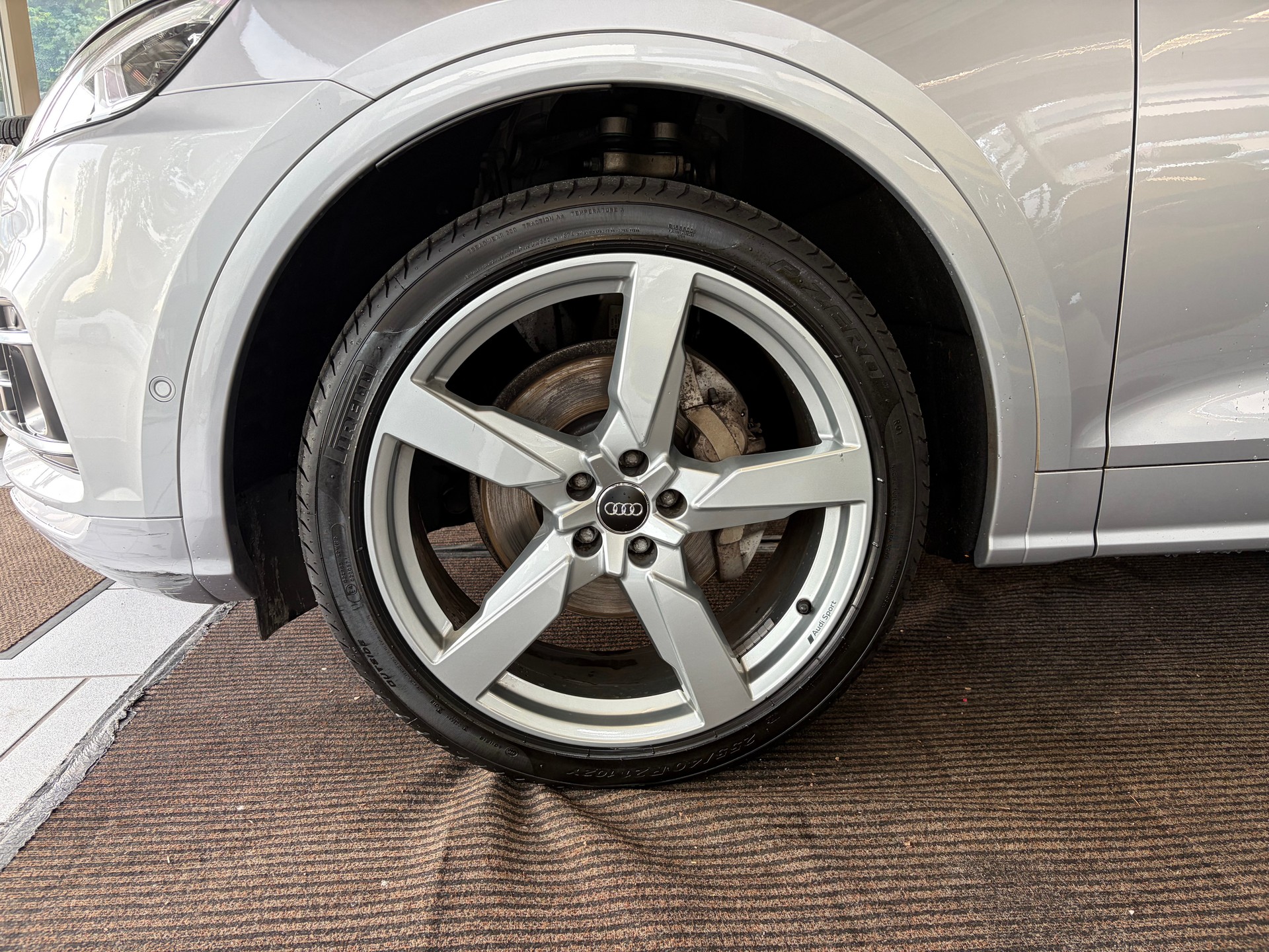 AUDI Q5 45 TFSI sport quattro | S-Line | Pano | Luftfed. | AHK | Memory | HeadUp | 21" | Assistanzsysteme |-image-9