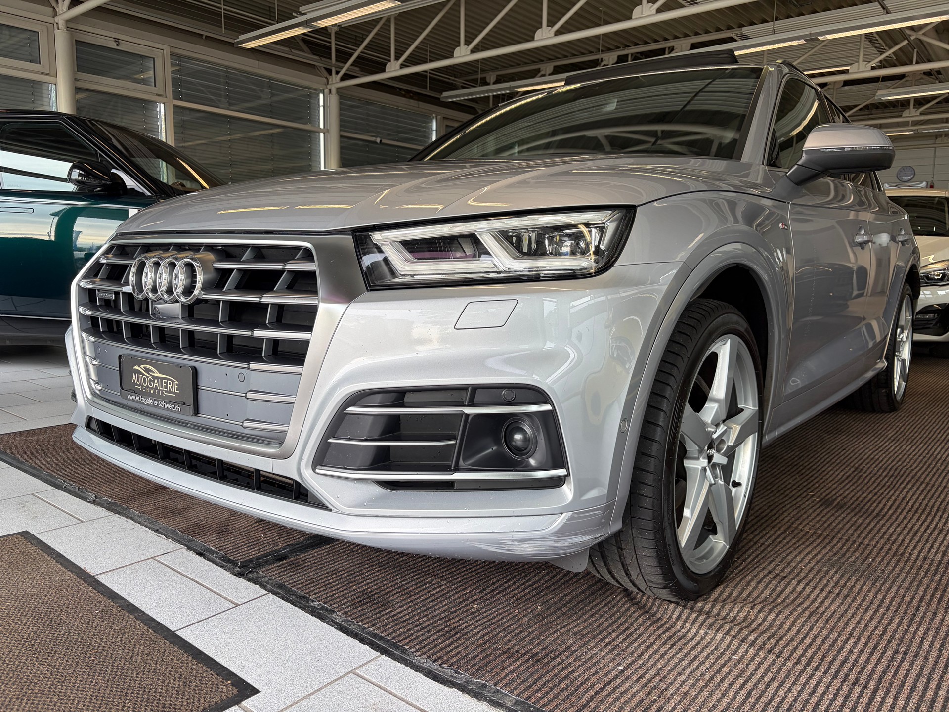 AUDI Q5 45 TFSI sport quattro | S-Line | Pano | Luftfed. | AHK | Memory | HeadUp | 21" | Assistanzsysteme |-image-36