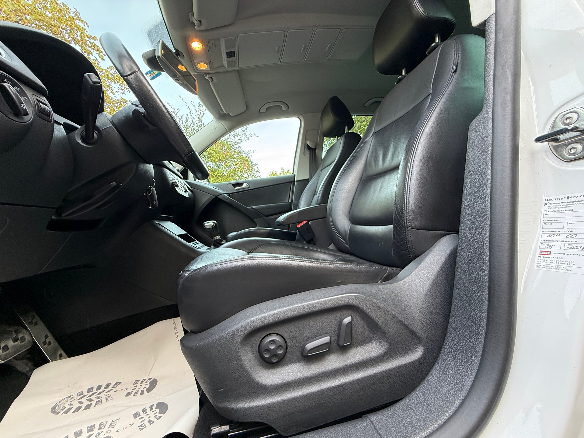 VW Tiguan 2.0 TSI Sport&Style Tiptronic. R-LINE-image-12