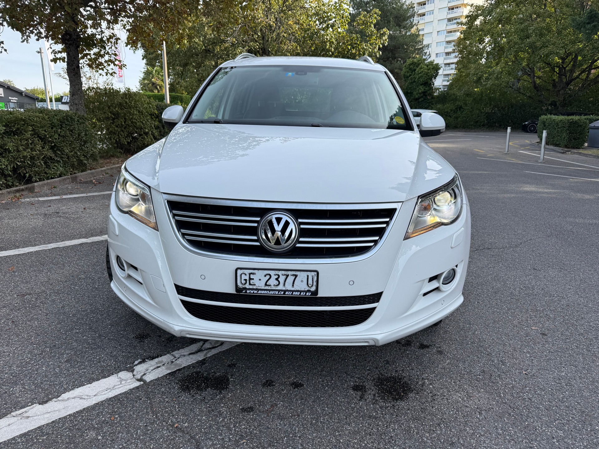 VW Tiguan 2.0 TSI Sport&Style Tiptronic. R-LINE-showroom-element-1