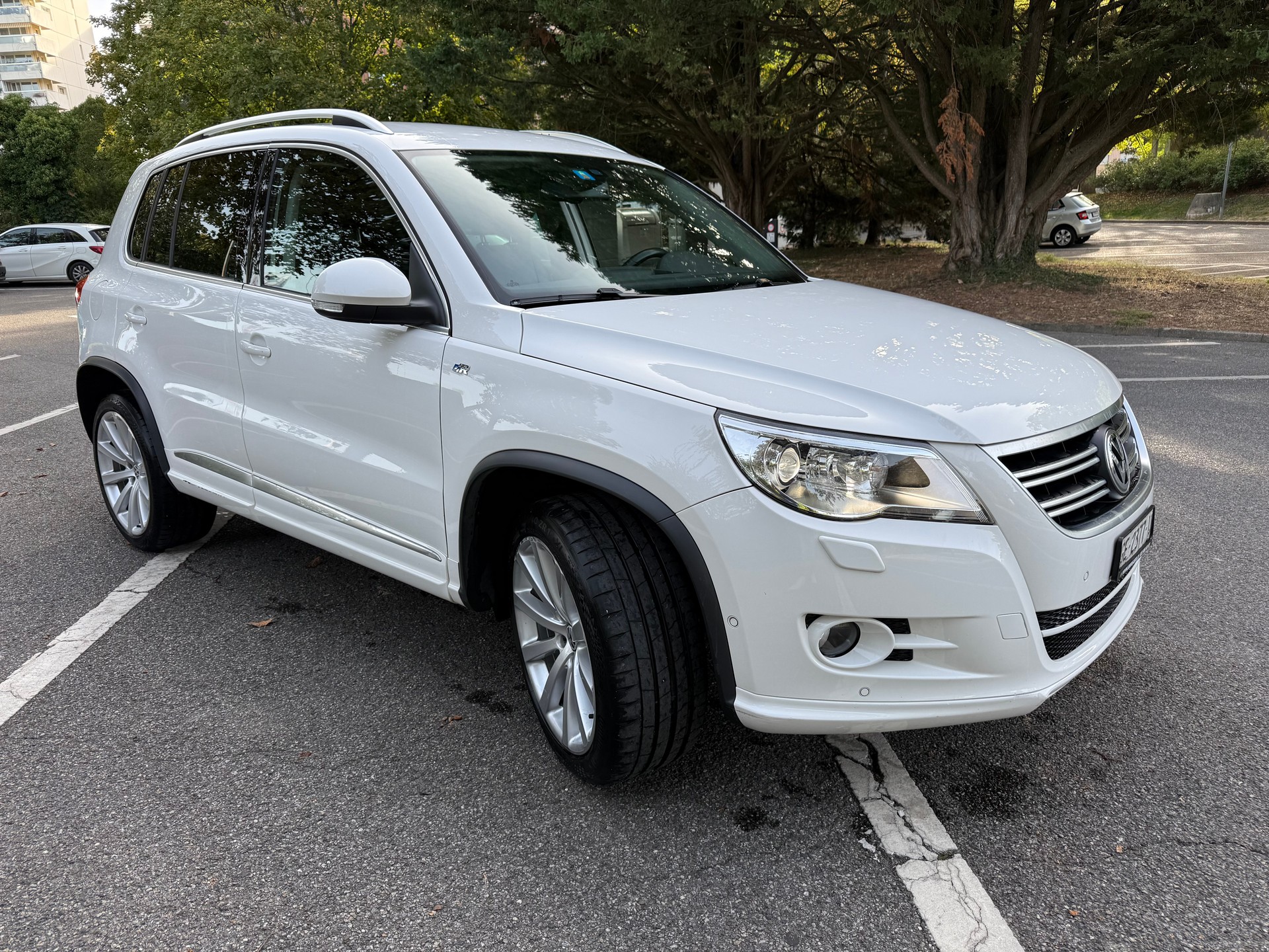 VW Tiguan 2.0 TSI Sport&Style Tiptronic. R-LINE-showroom-element-2