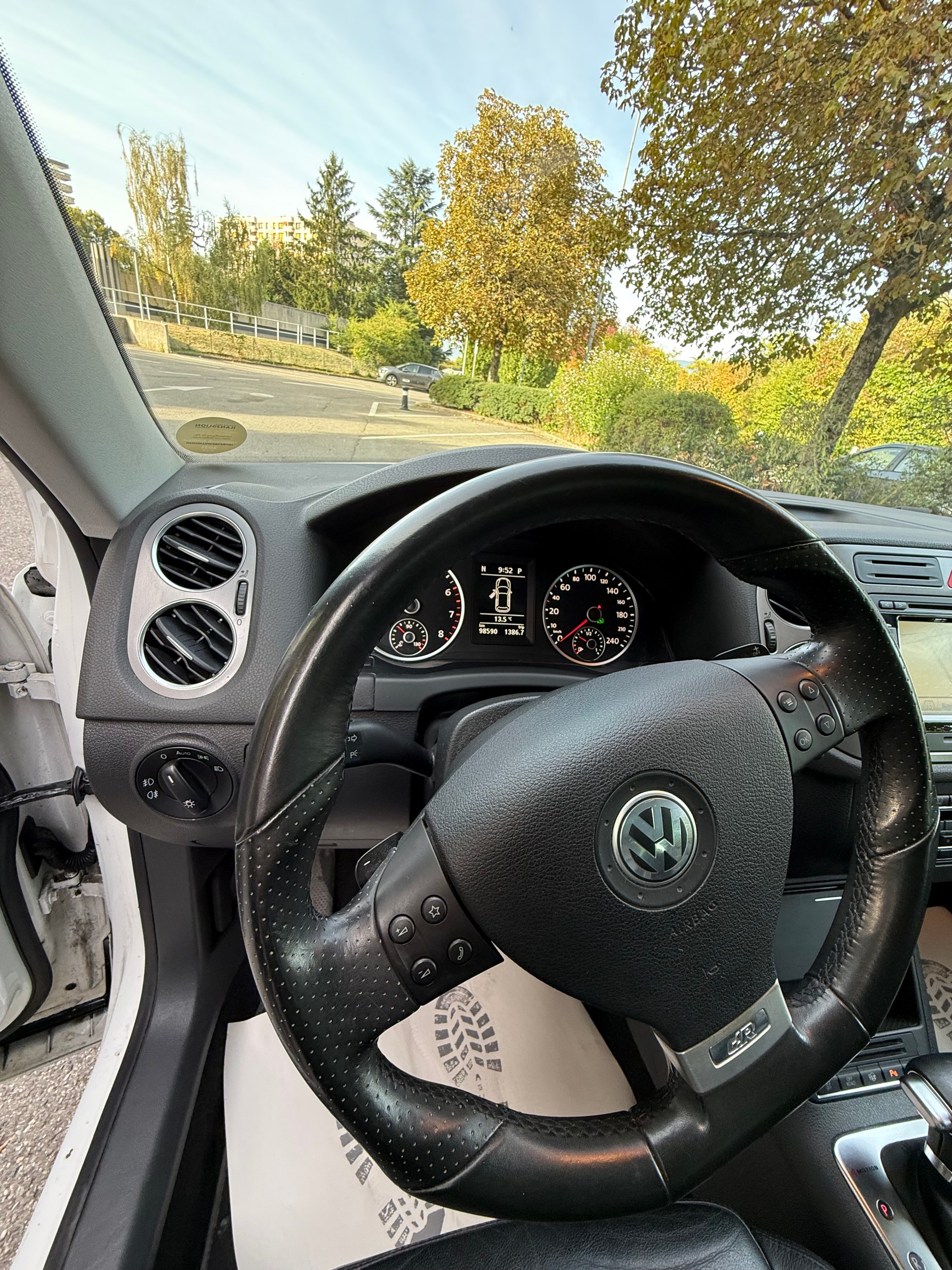 VW Tiguan 2.0 TSI Sport&Style Tiptronic. R-LINE-image-13