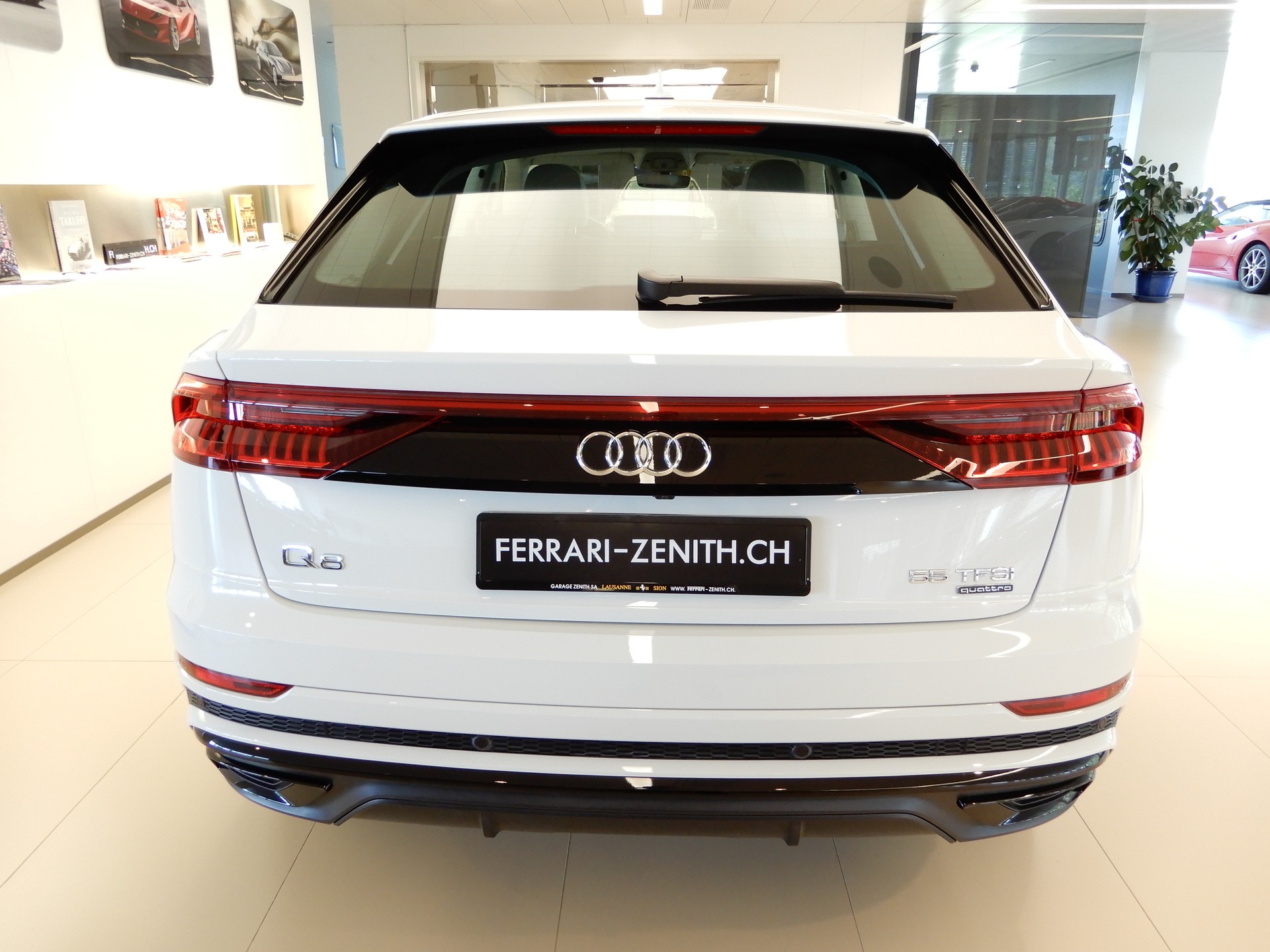 AUDI Q8 55 TFSI quattro tiptronic-image-5