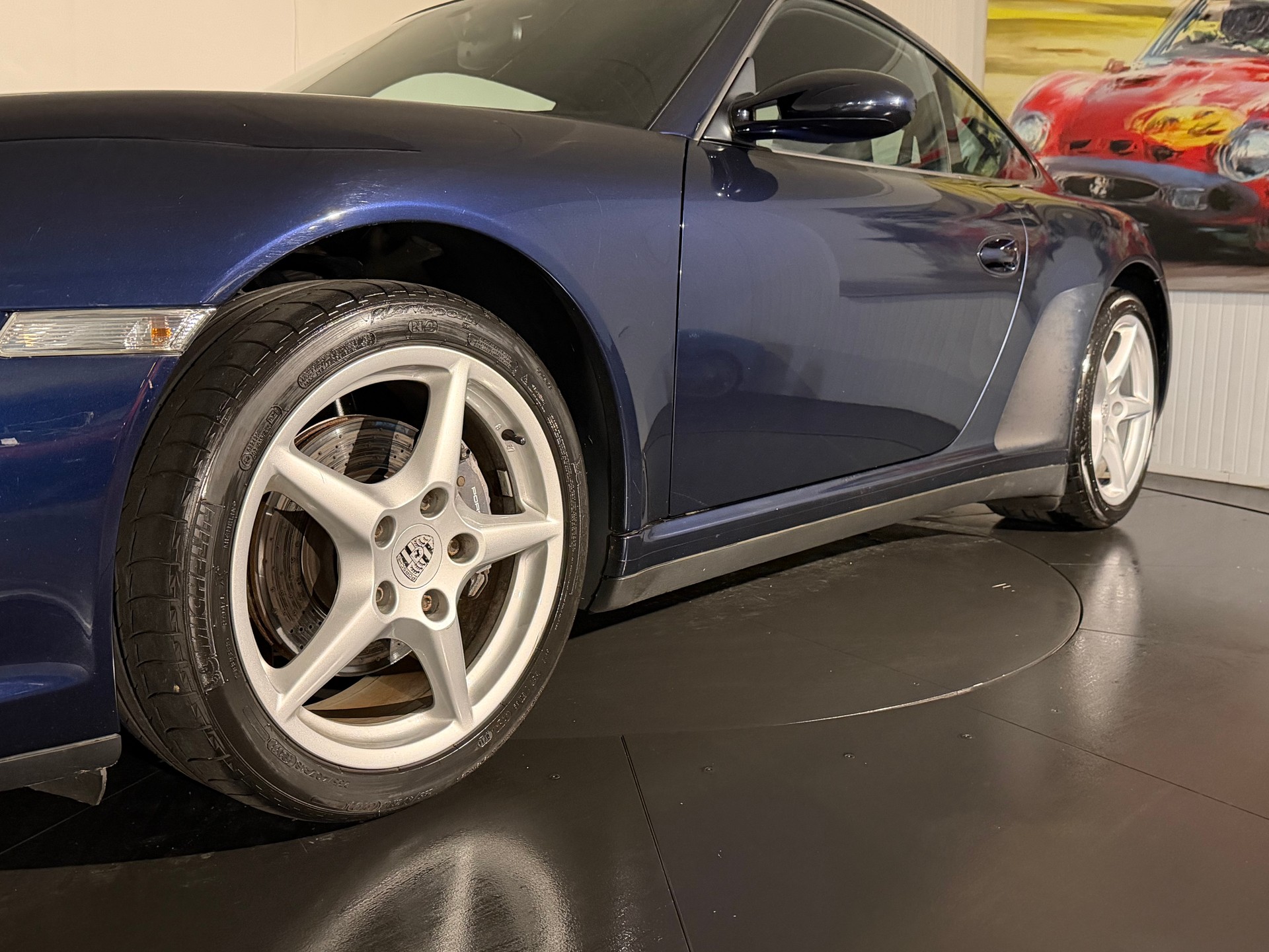 PORSCHE 911 Carrera 4-image-9