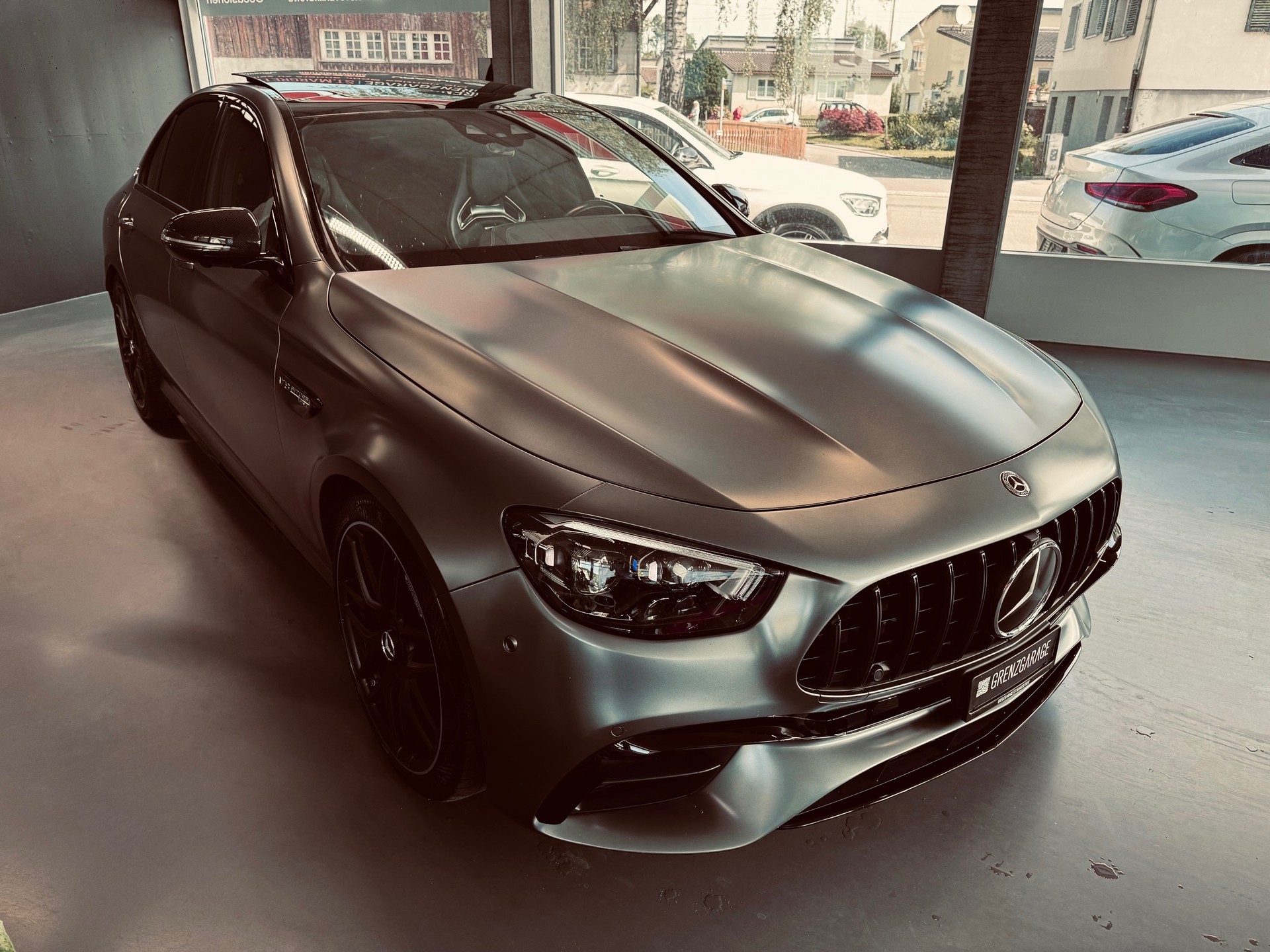 MERCEDES-BENZ AMG E 63 S 4Matic+ Speedshift 9G-TCT-showroom-element-2