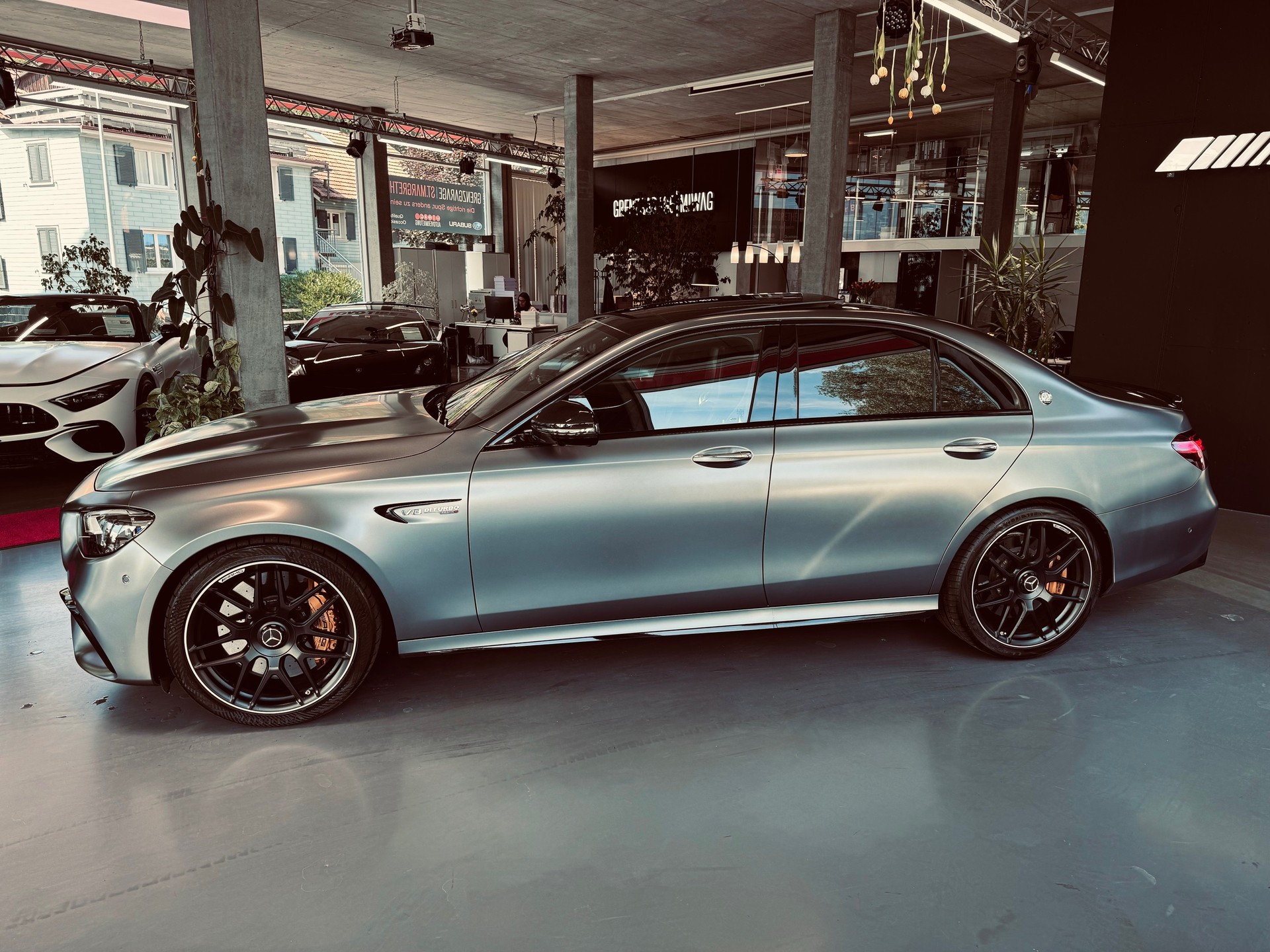 MERCEDES-BENZ AMG E 63 S 4Matic+ Speedshift 9G-TCT-showroom-element-3