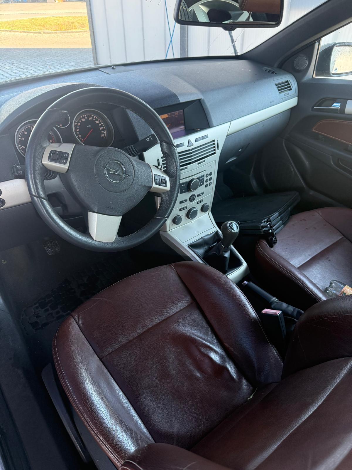 OPEL H18TT-showroom-element-3