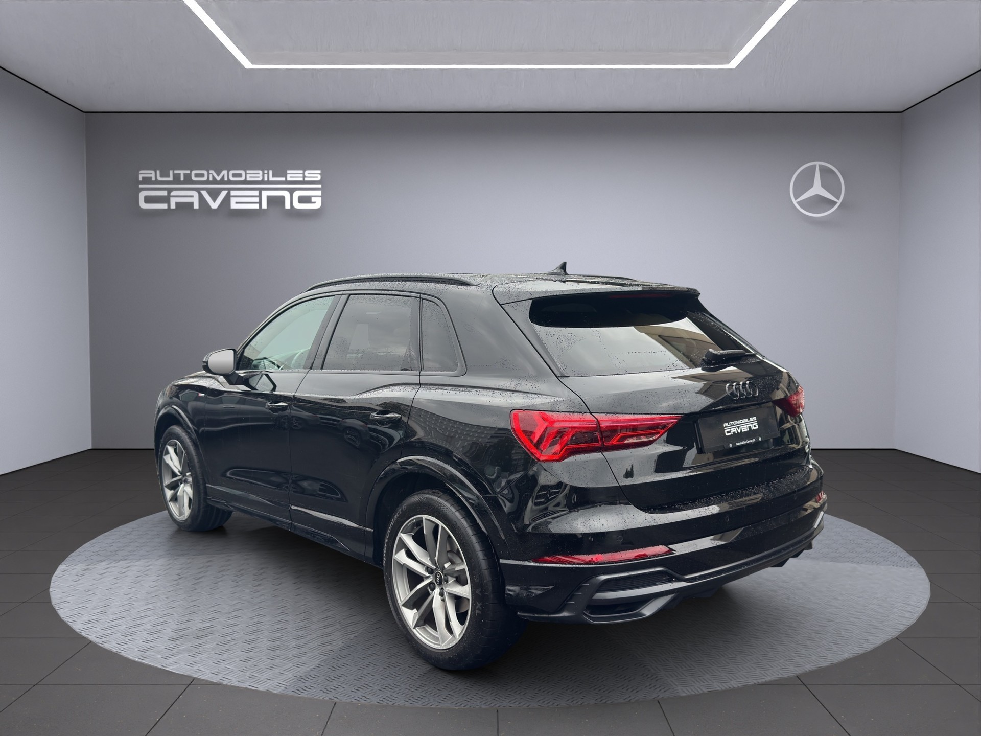 AUDI Q3 35 TFSI S line Attraction S-tronic-showroom-element-2