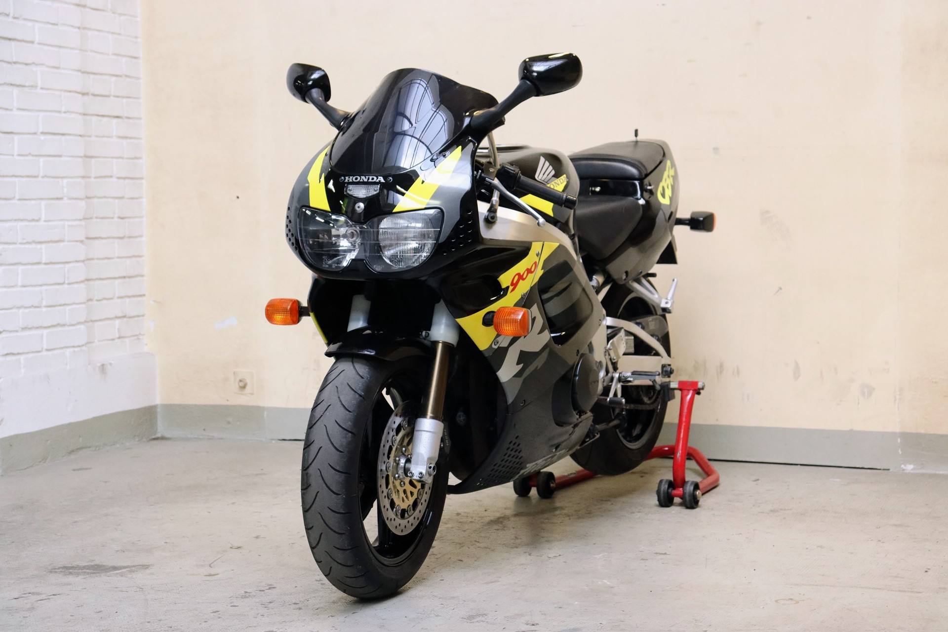 HONDA CBR 900 RR N/P Fireblade-image-1