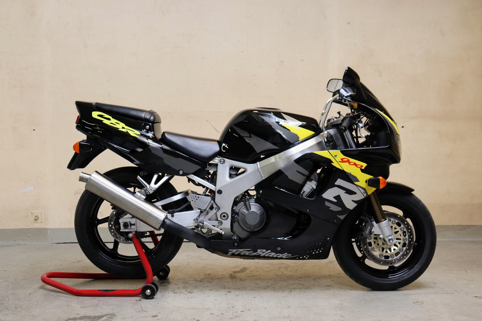 HONDA CBR 900 RR N/P Fireblade-image-2