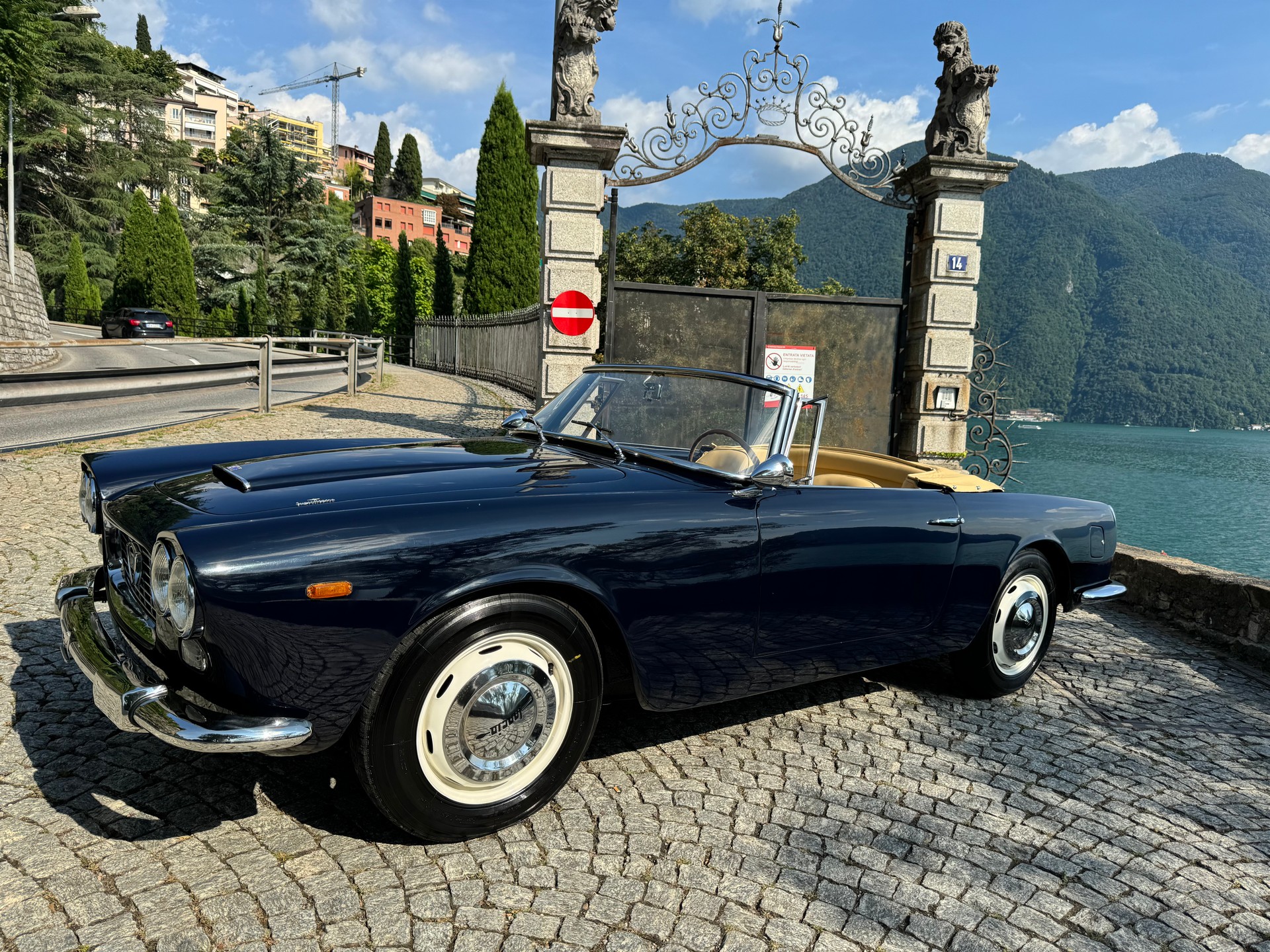 LANCIA touring convertibile 2800 3C superleggera-image-2