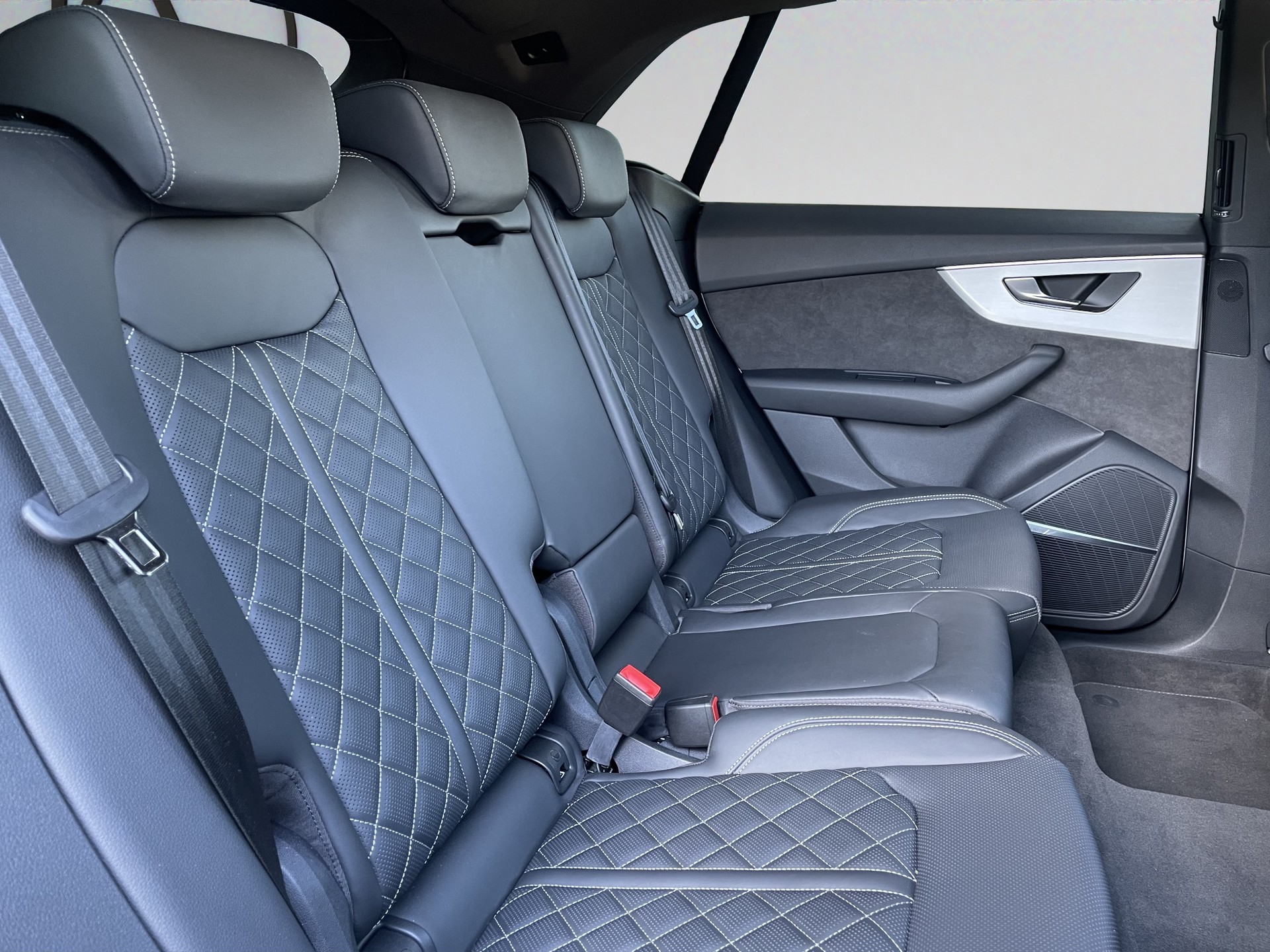AUDI Q8 50 TDI quattro tiptronic-image-12
