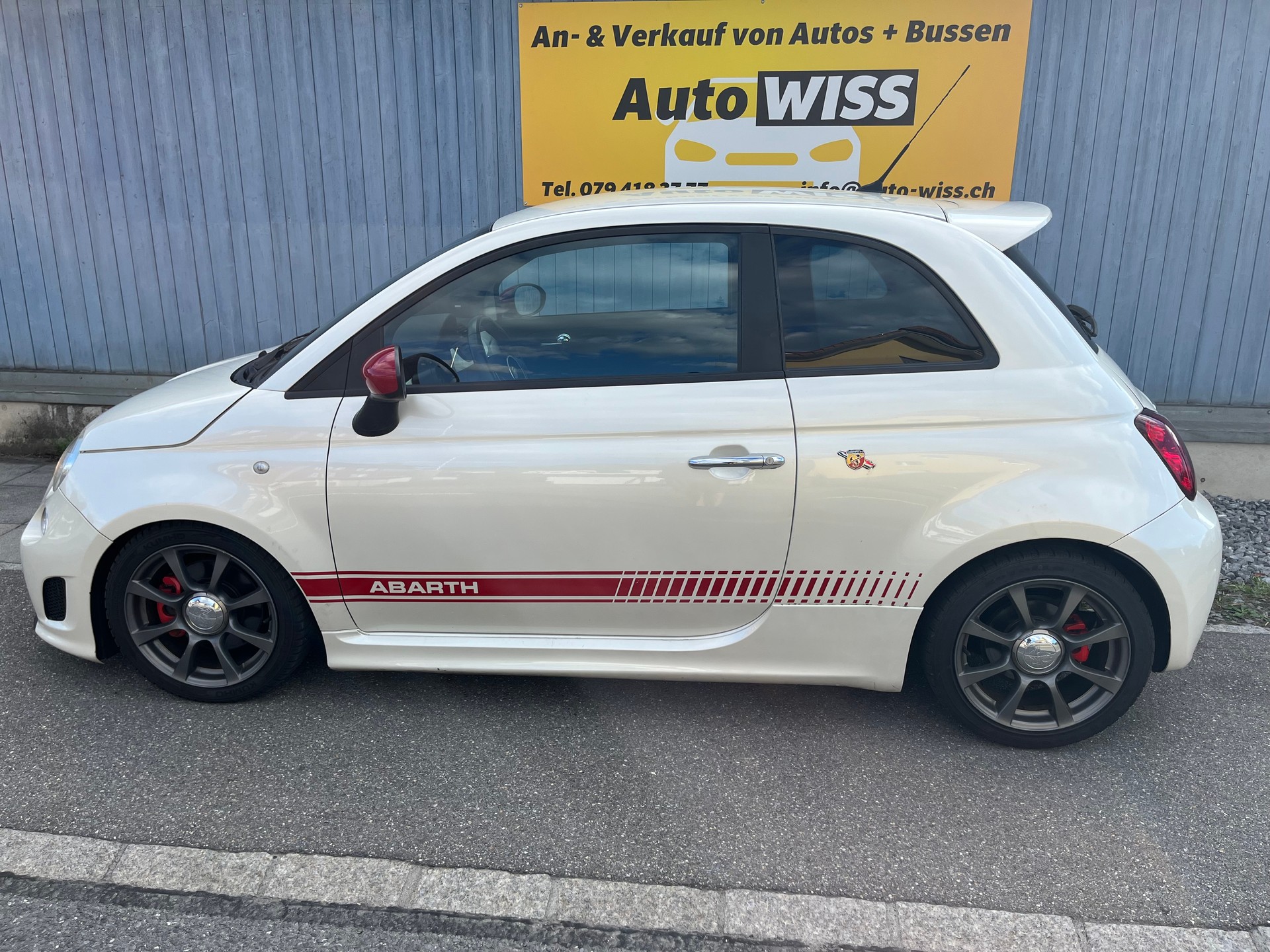 FIAT 500 1.4 16V Turbo Abarth-showroom-element-2