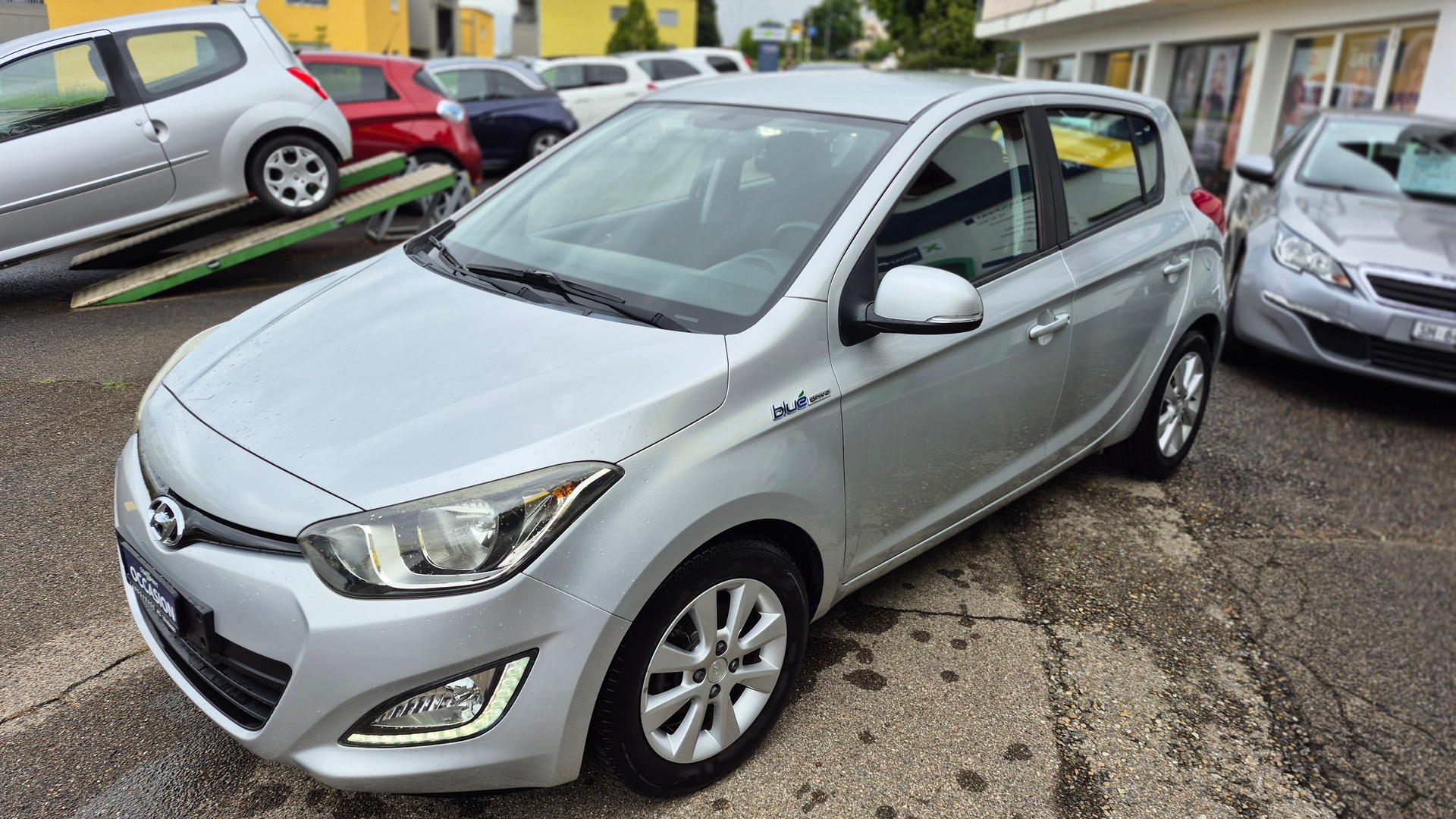 HYUNDAI i20 1.4 Amplia-image-8