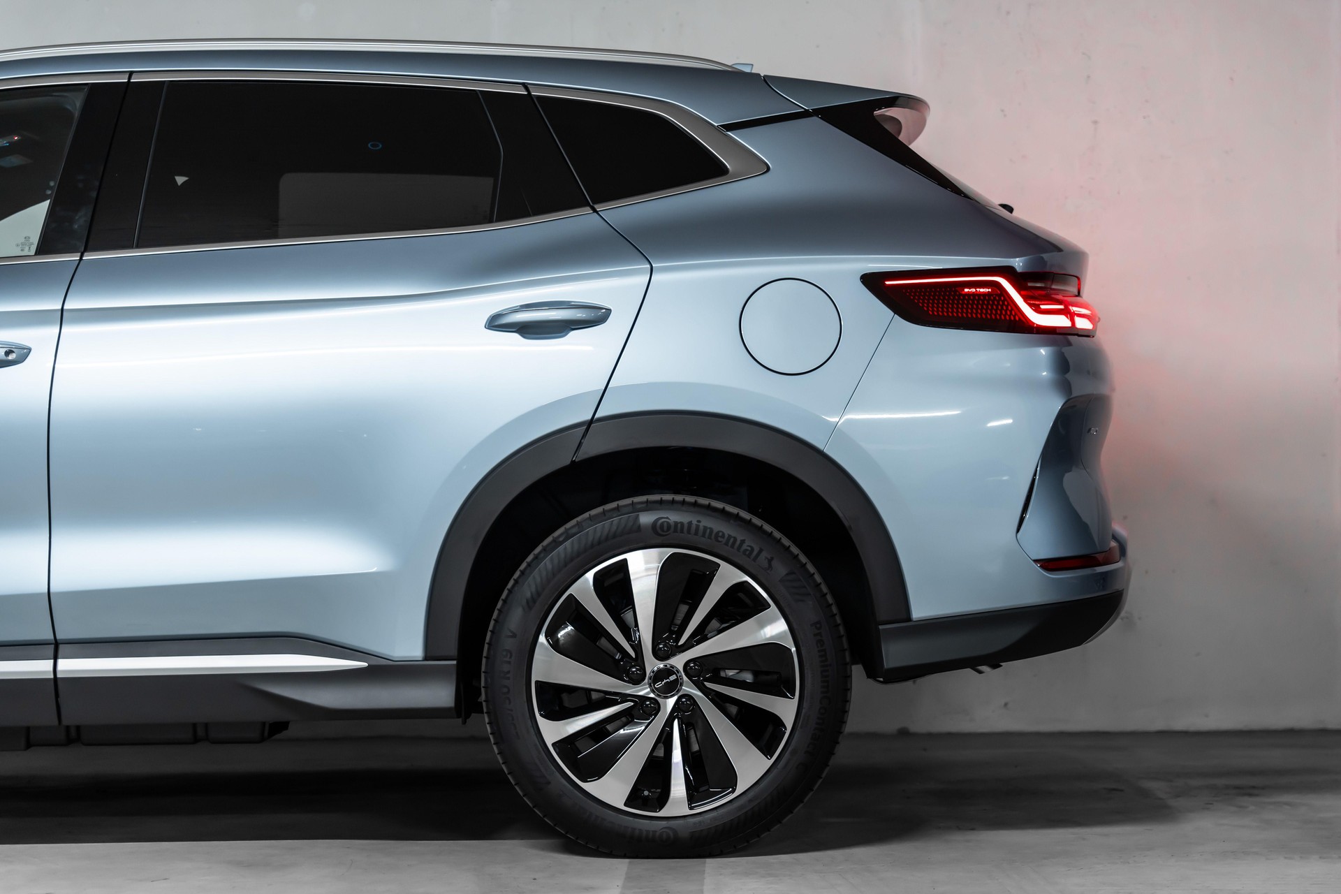 BYD Seal U DM-i Design-showroom-element-3