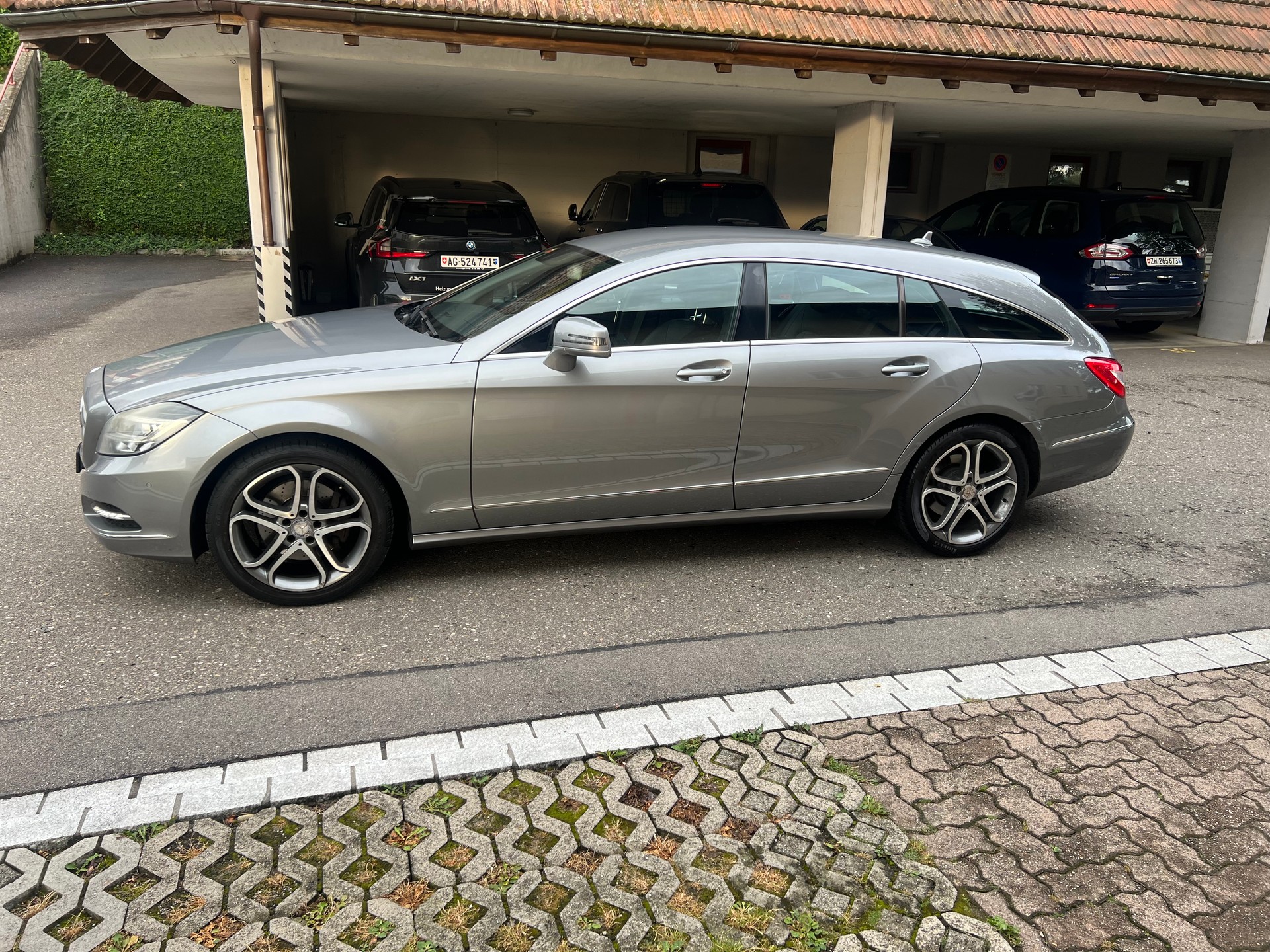 MERCEDES-BENZ CLS Shooting Brake 350 CDI 4Matic 7G-Tronic-showroom-element-1