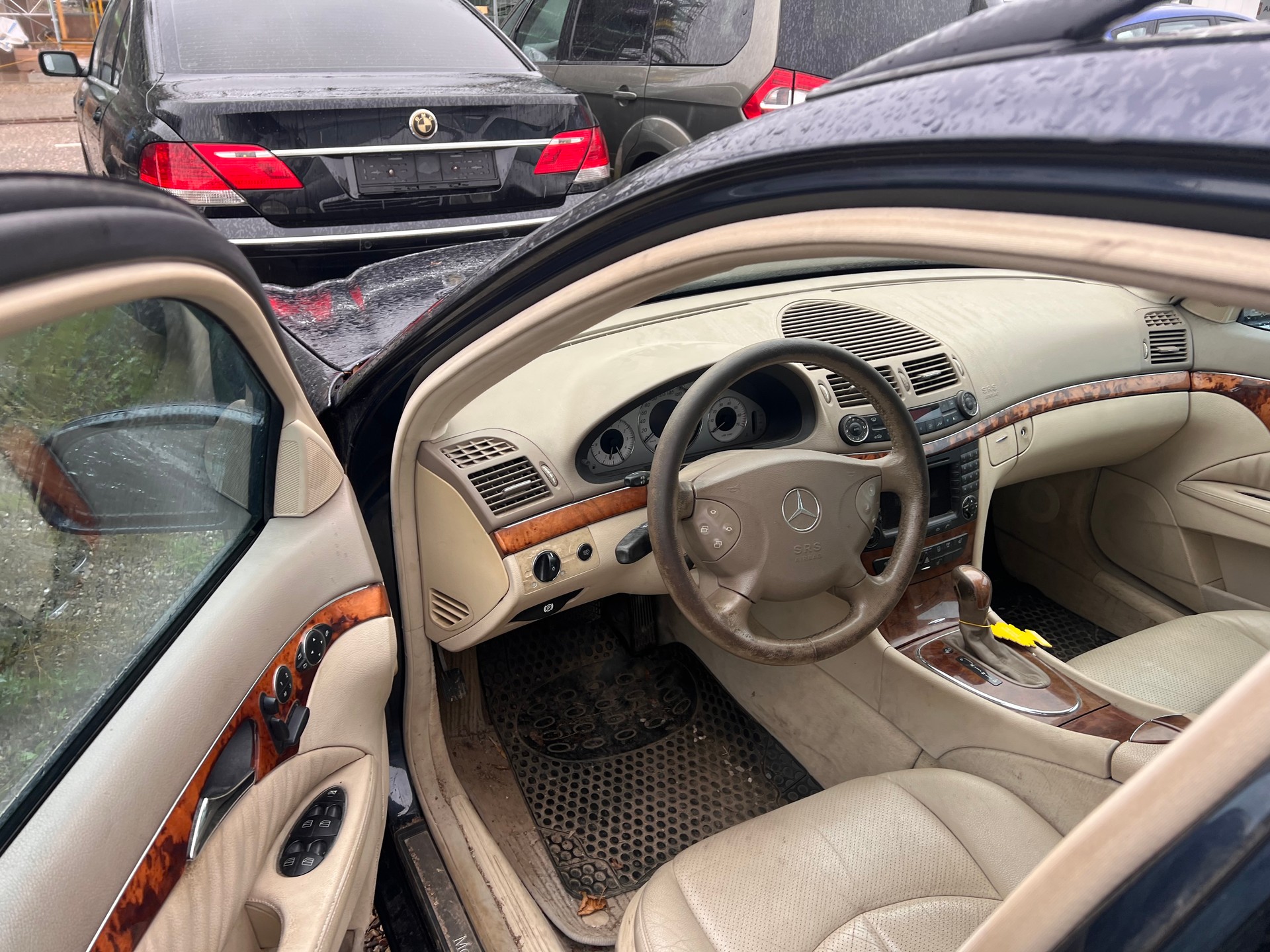 MERCEDES-BENZ E 320 Avantgarde 4Matic Automatic-image-8