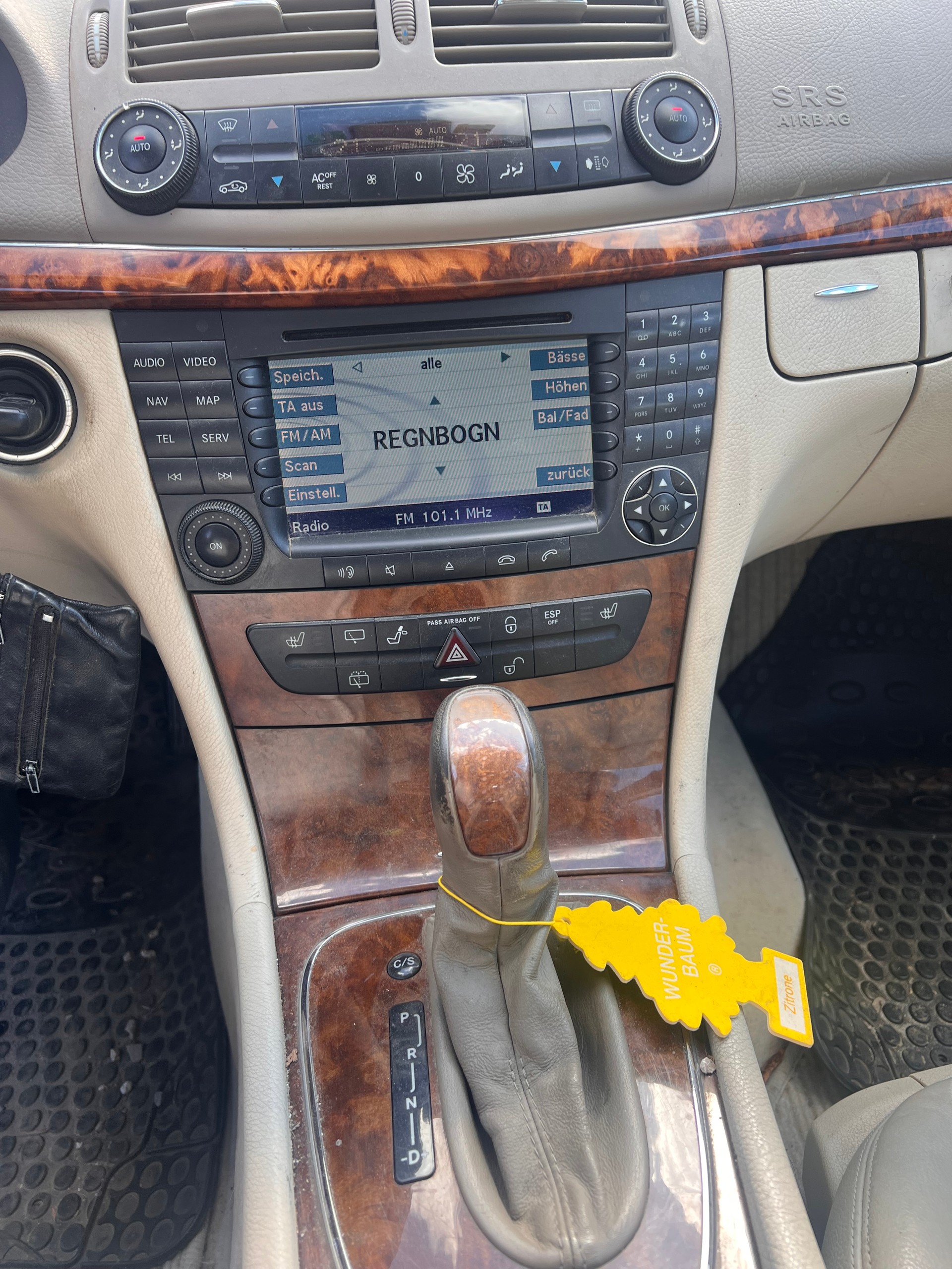 MERCEDES-BENZ E 320 Avantgarde 4Matic Automatic-image-10