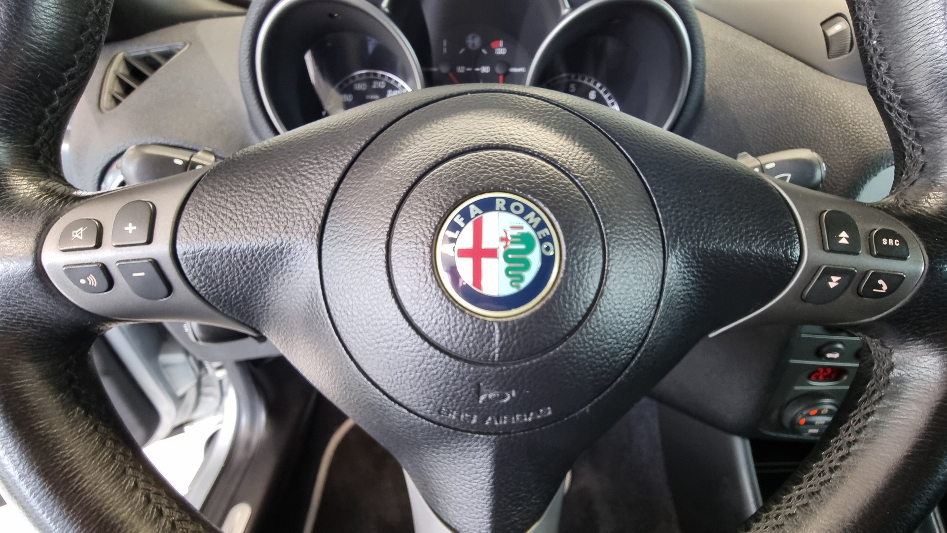 ALFA ROMEO 147 3.2 GTA-image-14