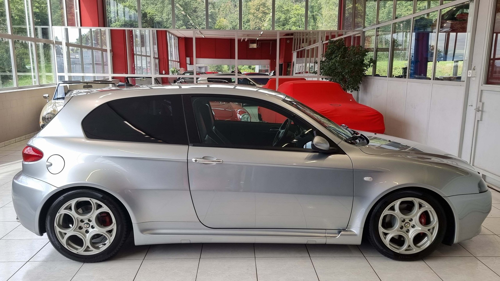 ALFA ROMEO 147 3.2 GTA-image-9