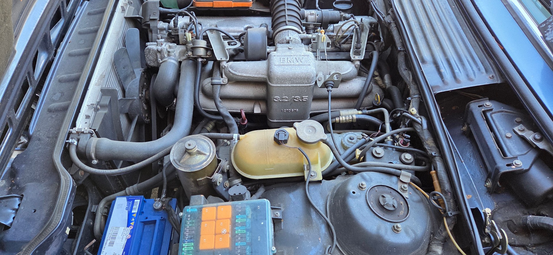 BMW 635CSi A-image-13