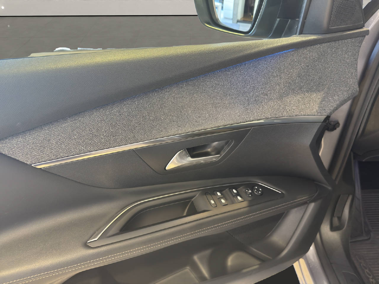 PEUGEOT 3008 1.5 BlueHDi Allure Pack-image-14