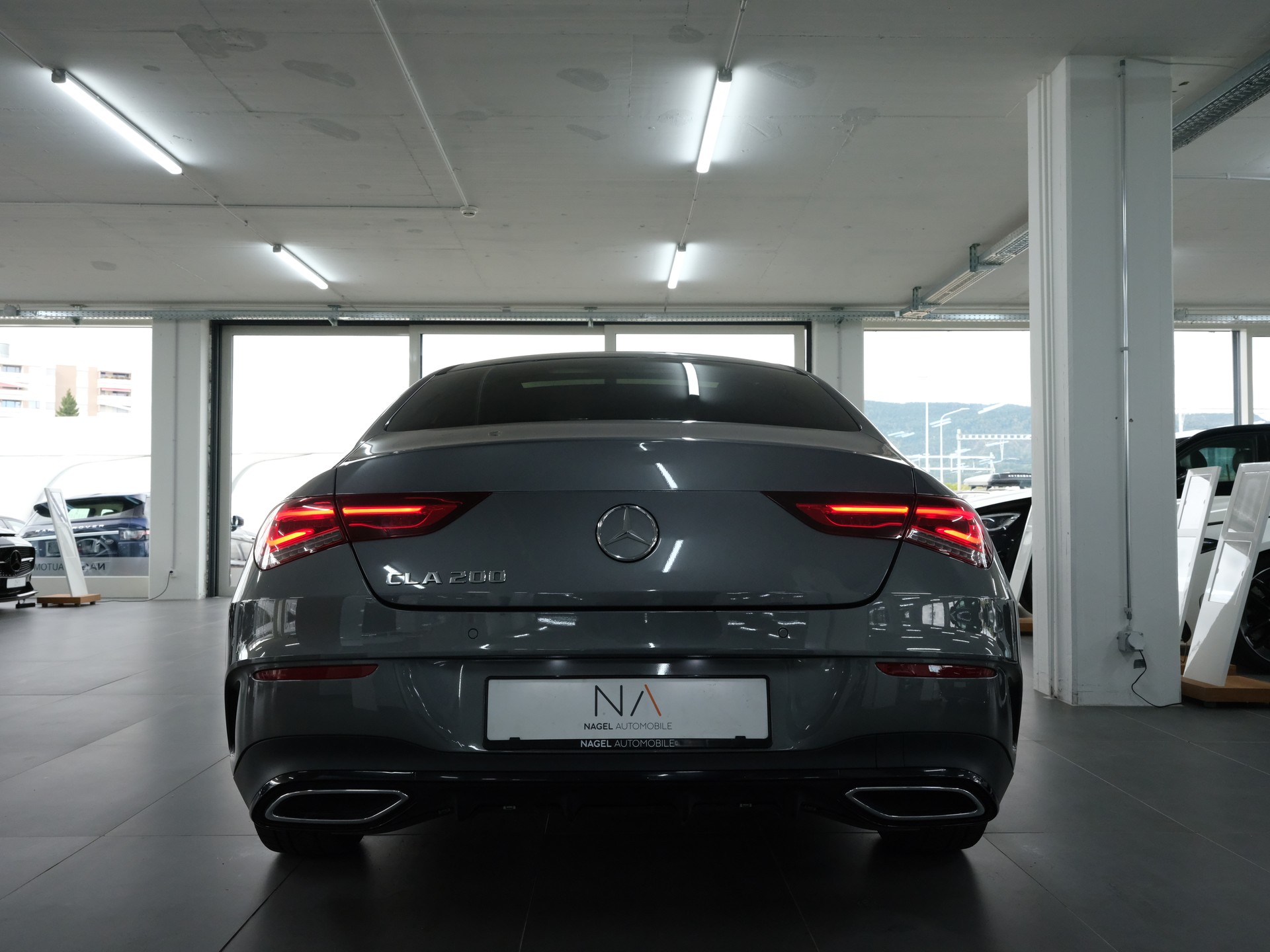 MERCEDES-BENZ CLA 200 AMG Line 7G-DCT-showroom-element-3