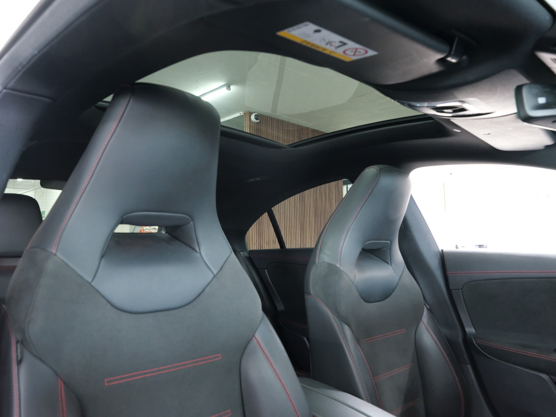 MERCEDES-BENZ CLA 200 AMG Line 7G-DCT-image-16