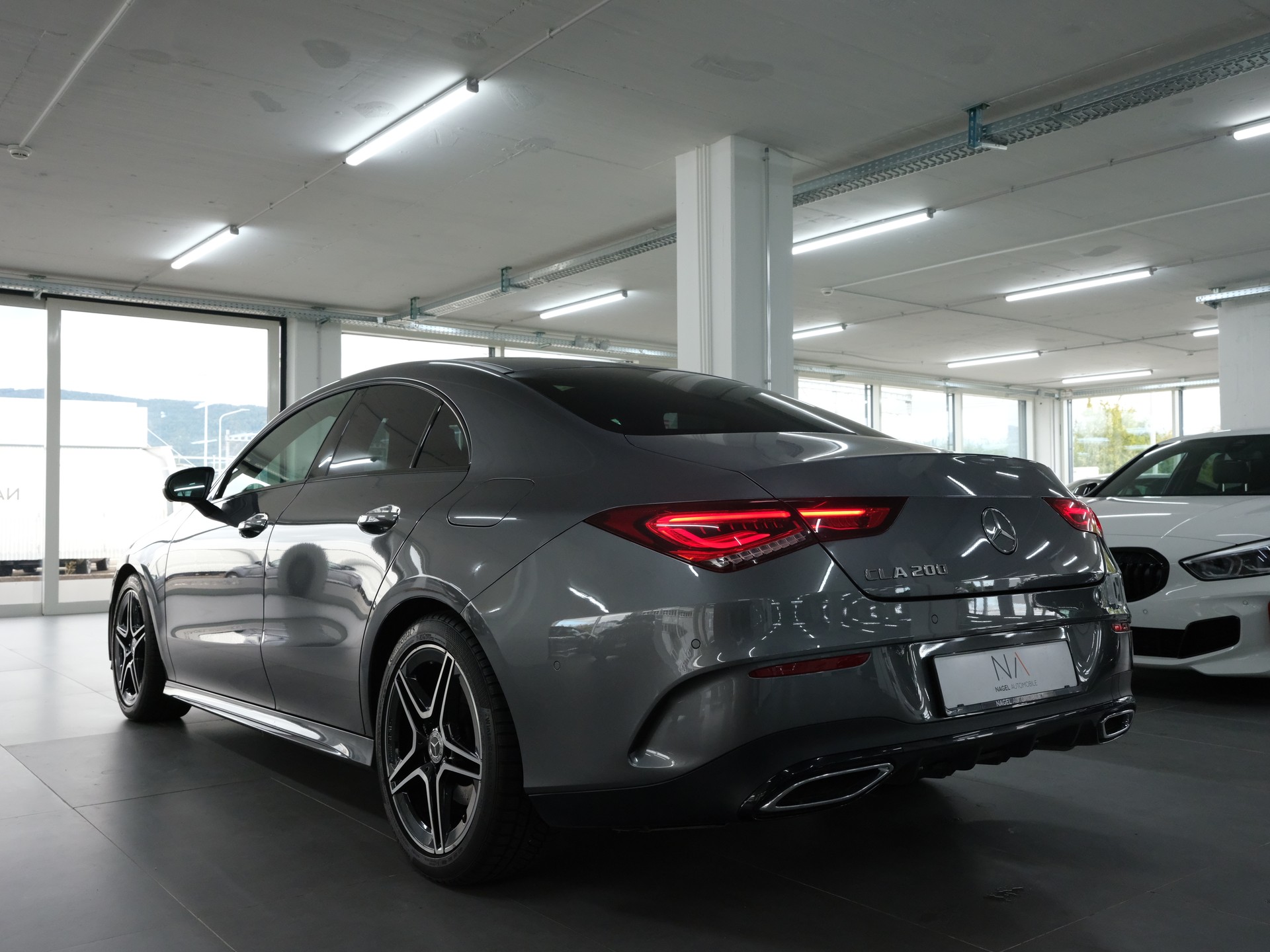 MERCEDES-BENZ CLA 200 AMG Line 7G-DCT-image-4