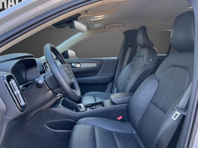 VOLVO XC40 2.0 B4 MH Plus Dark-image-10