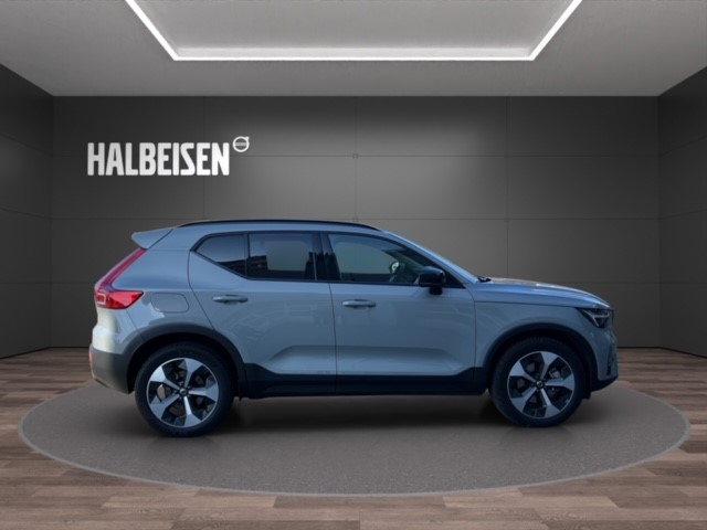 VOLVO XC40 2.0 B4 MH Plus Dark-showroom-element-3
