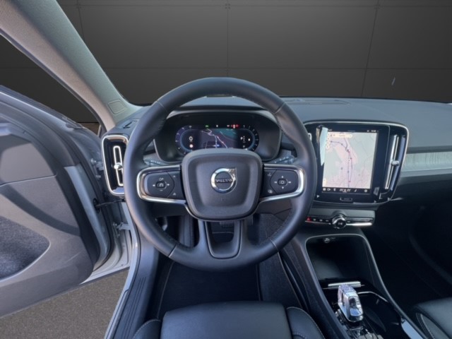 VOLVO XC40 2.0 B4 MH Plus Dark-image-9
