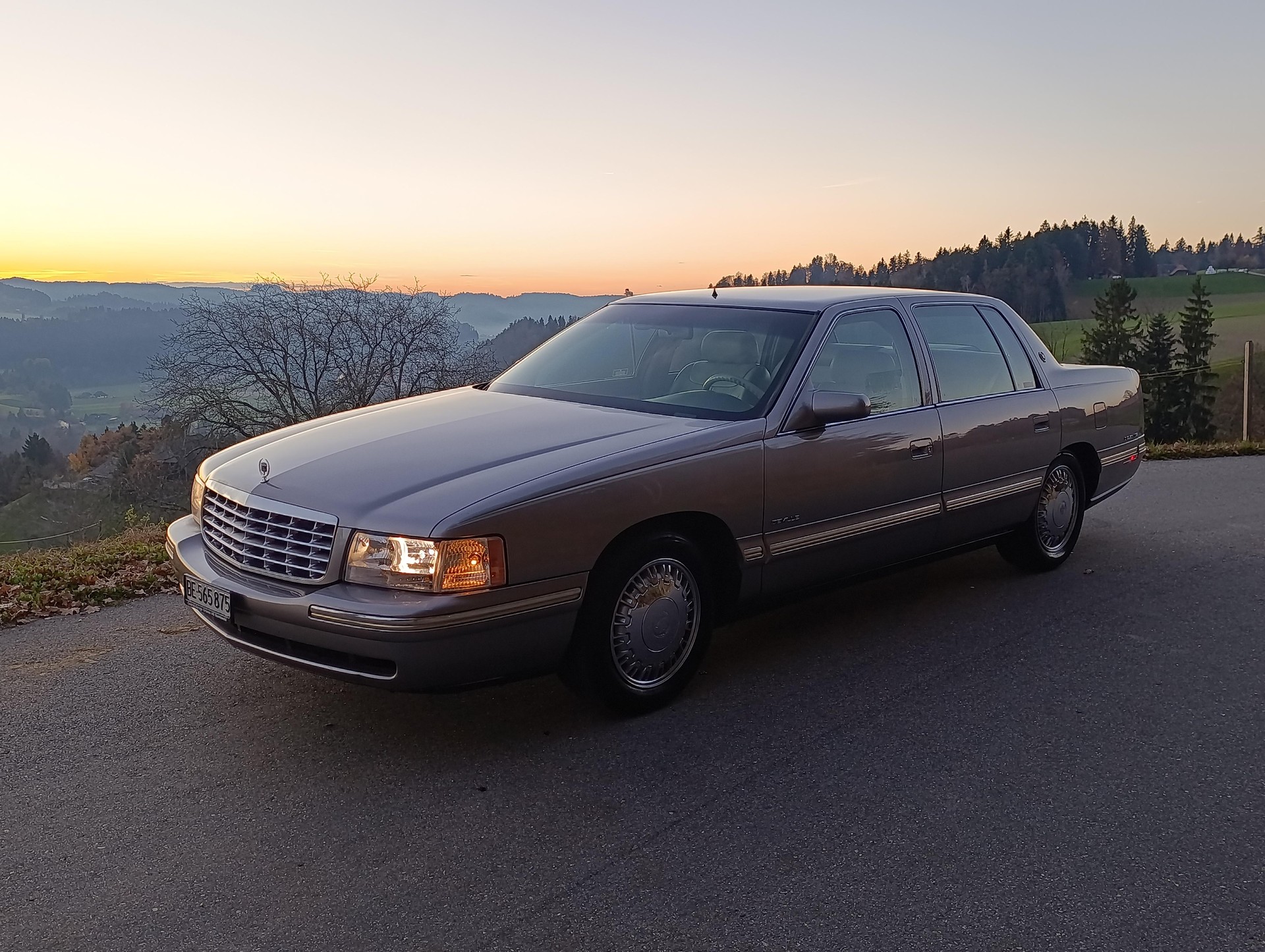 CADILLAC Basis-image-1