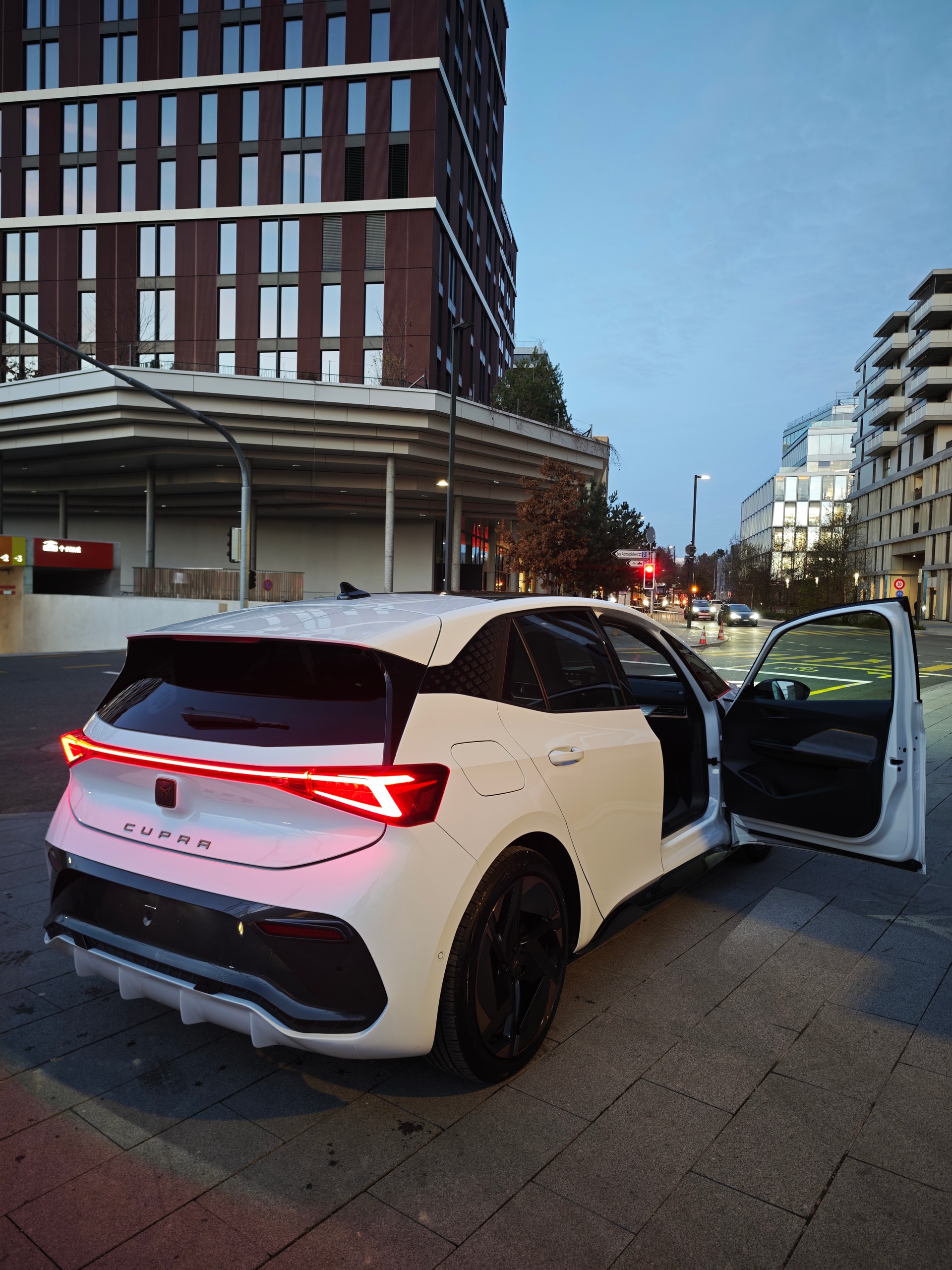 CUPRA Born 58 kWh-image-3