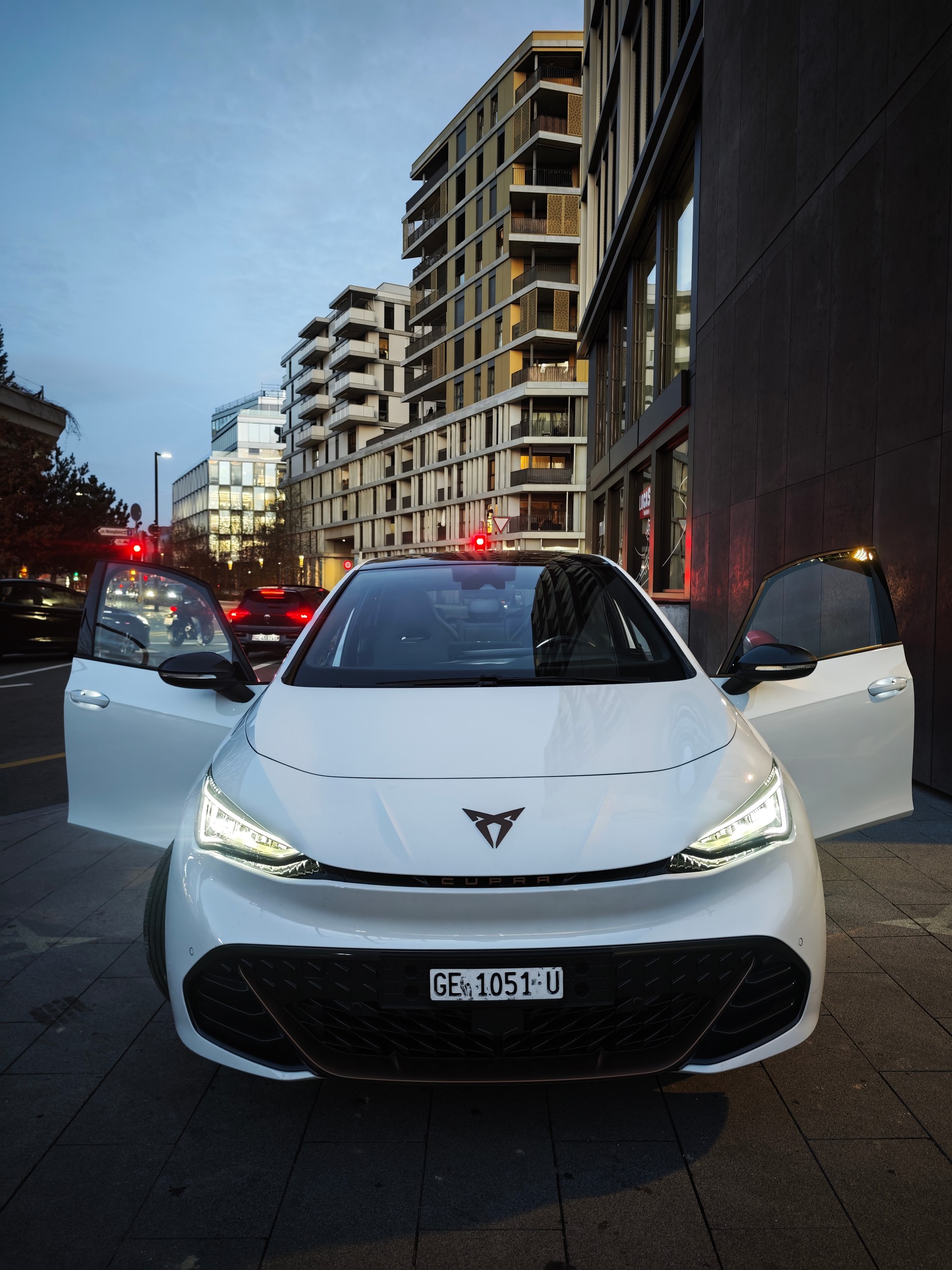 CUPRA Born 58 kWh-image-1