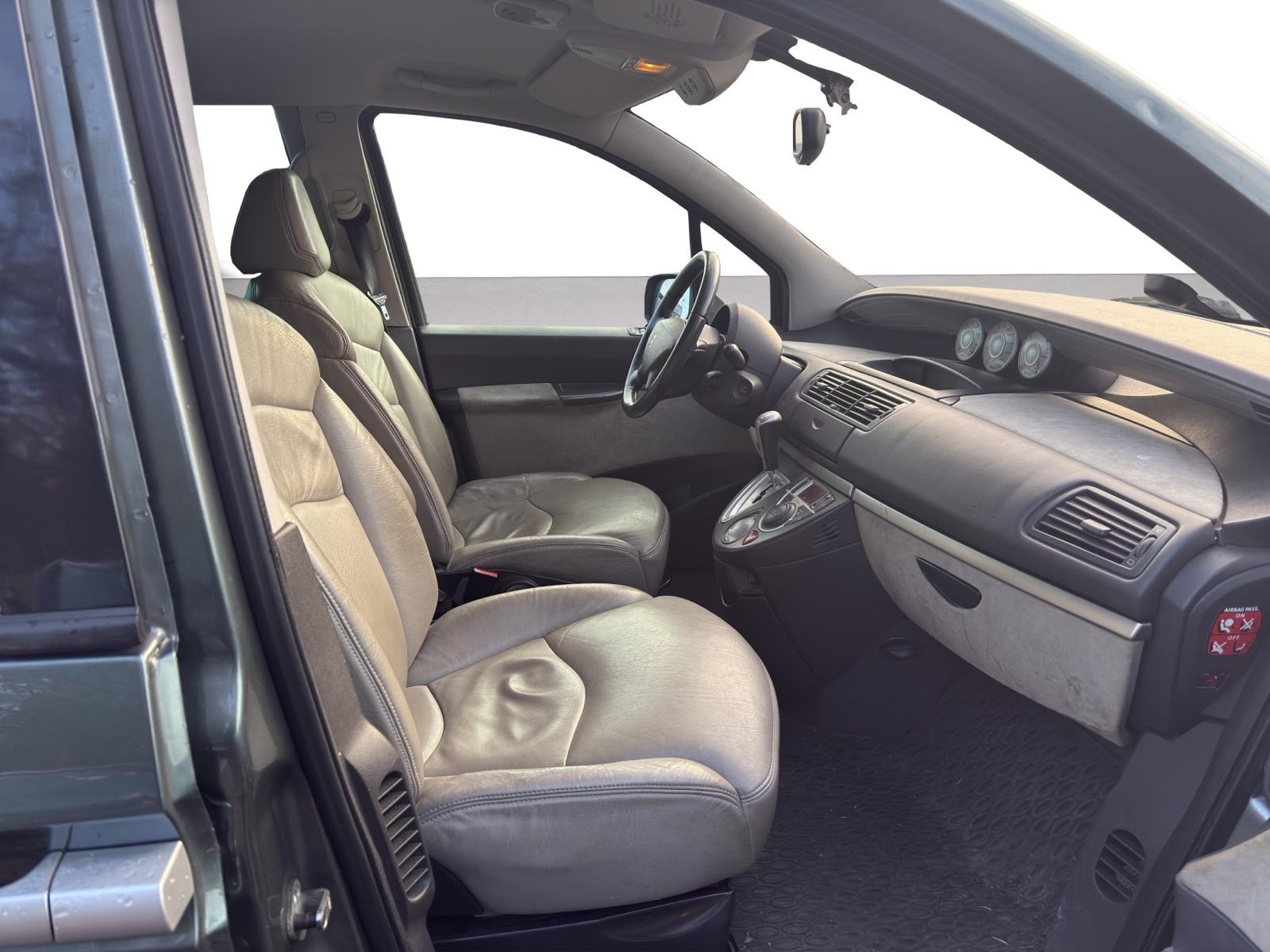 PEUGEOT 807 2.0 16V (SR) Family Automatic-image-10