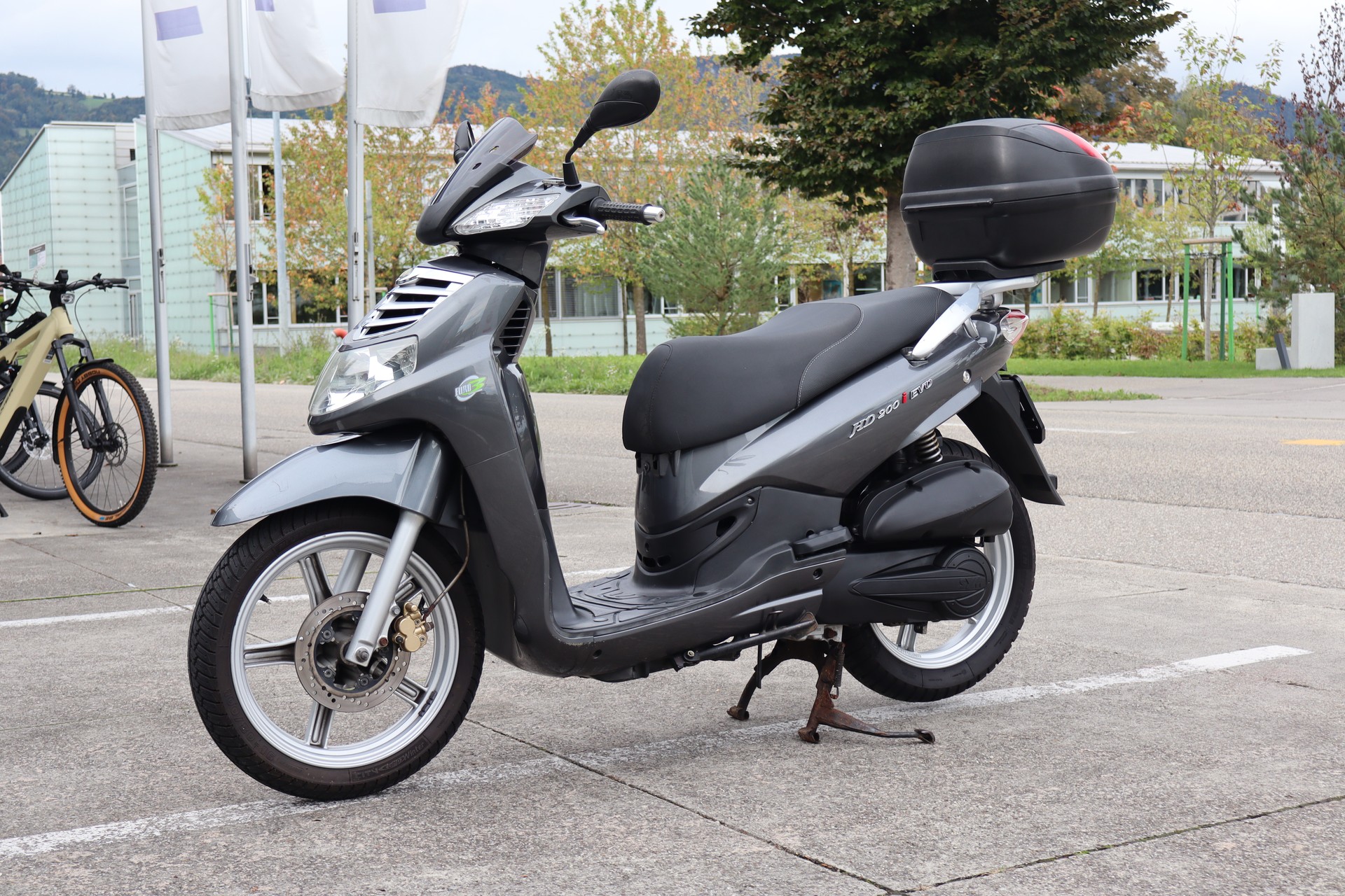SYM HD 200 EVO-image-4