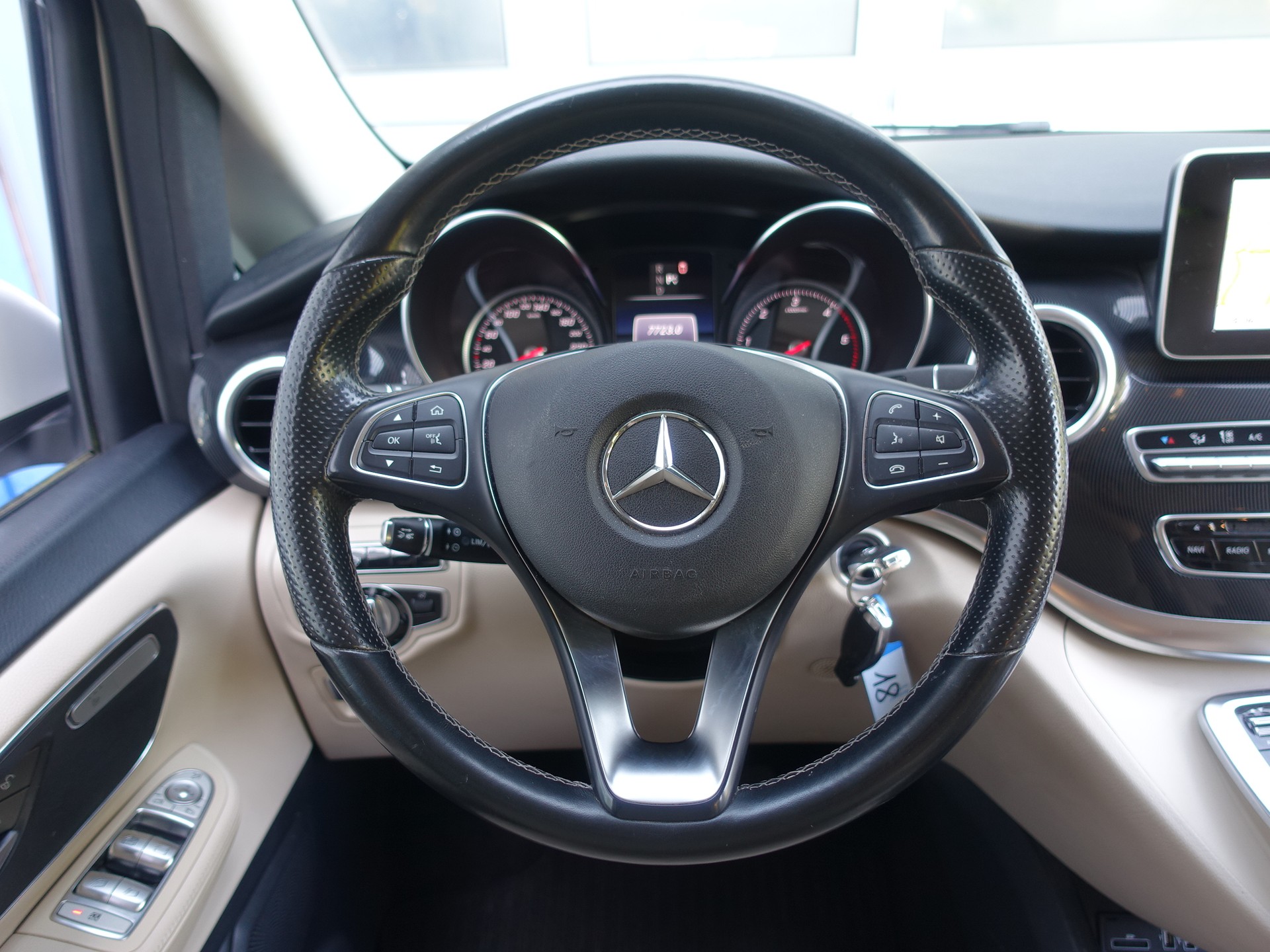 MERCEDES-BENZ Marco Polo Activity 250 d 4Matic 7G-Tronic-image-12
