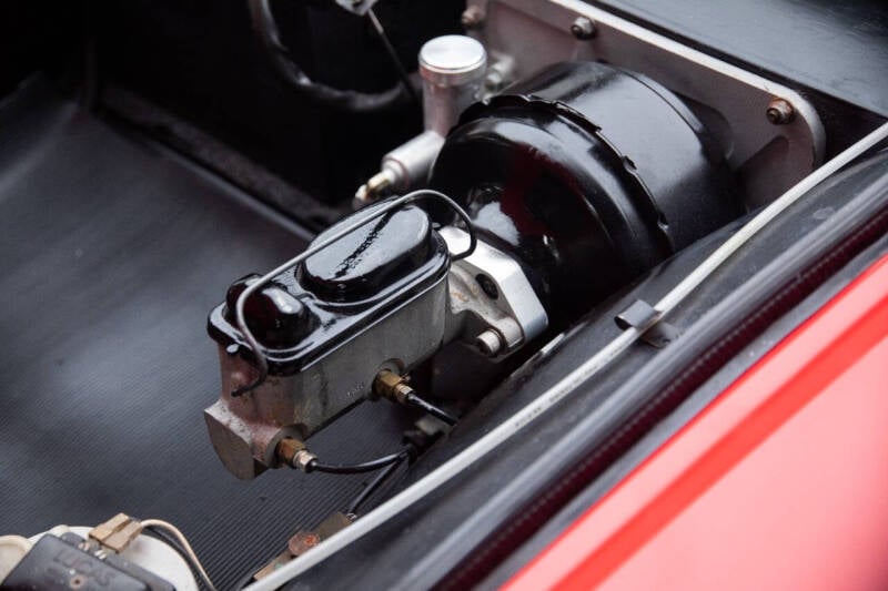 DE TOMASO GTS-image-10