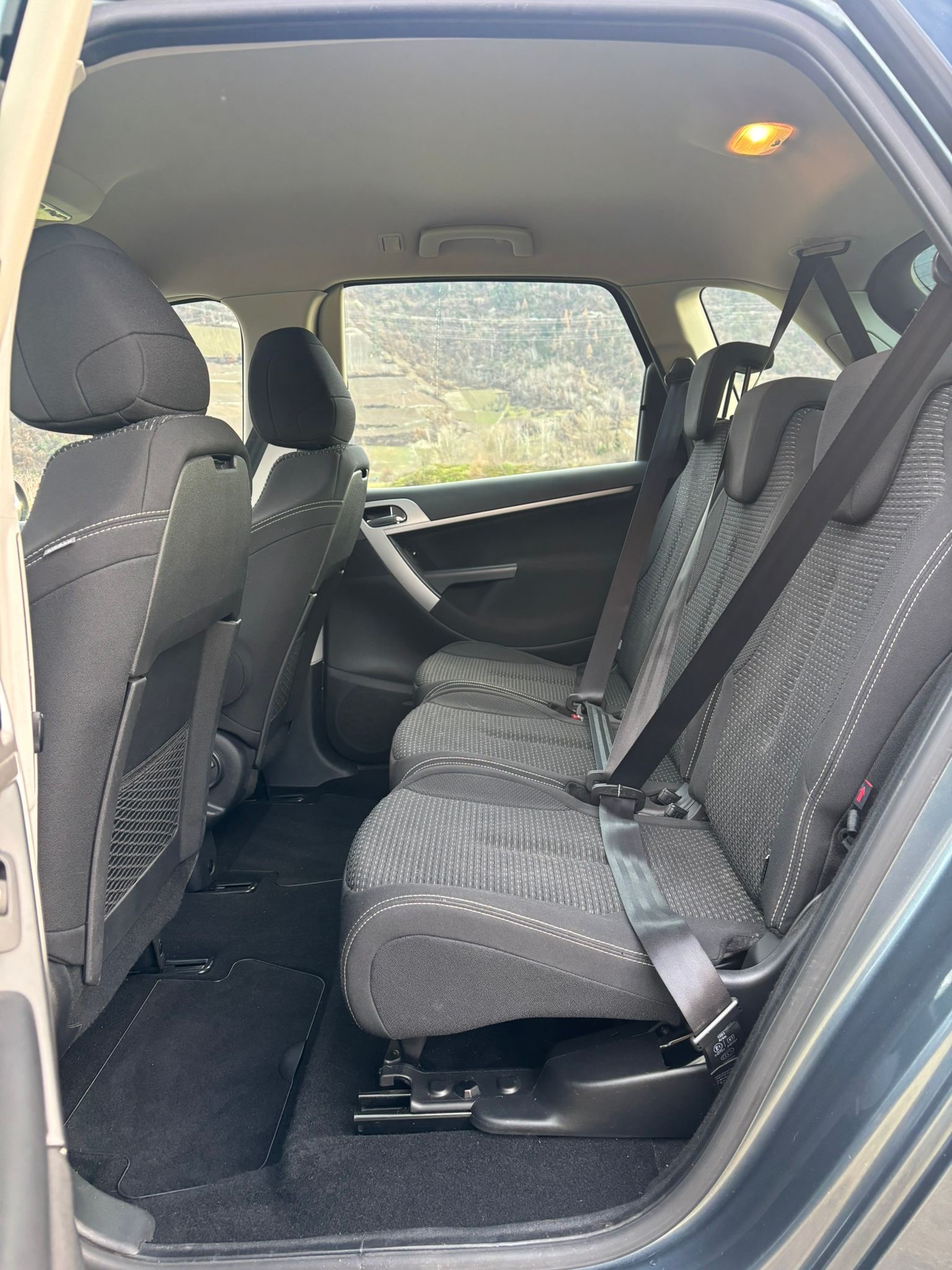 CITROEN C4 Picasso 1.6 HDI 16V Swiss Style EGS6-image-13