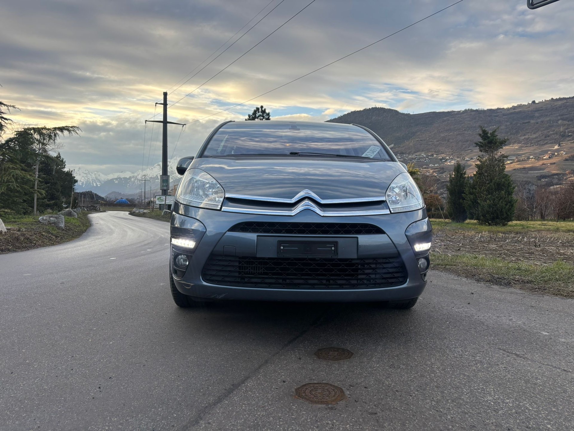 CITROEN C4 Picasso 1.6 HDI 16V Swiss Style EGS6-image-2
