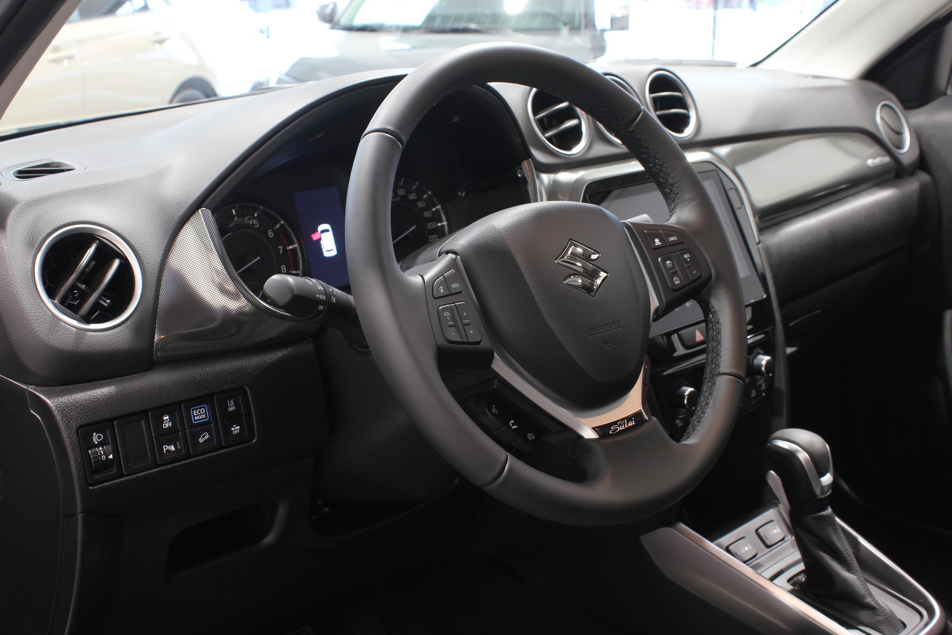 SUZUKI Vitara 1.5 Piz Sulai Top Hybrid 4x4-image-10