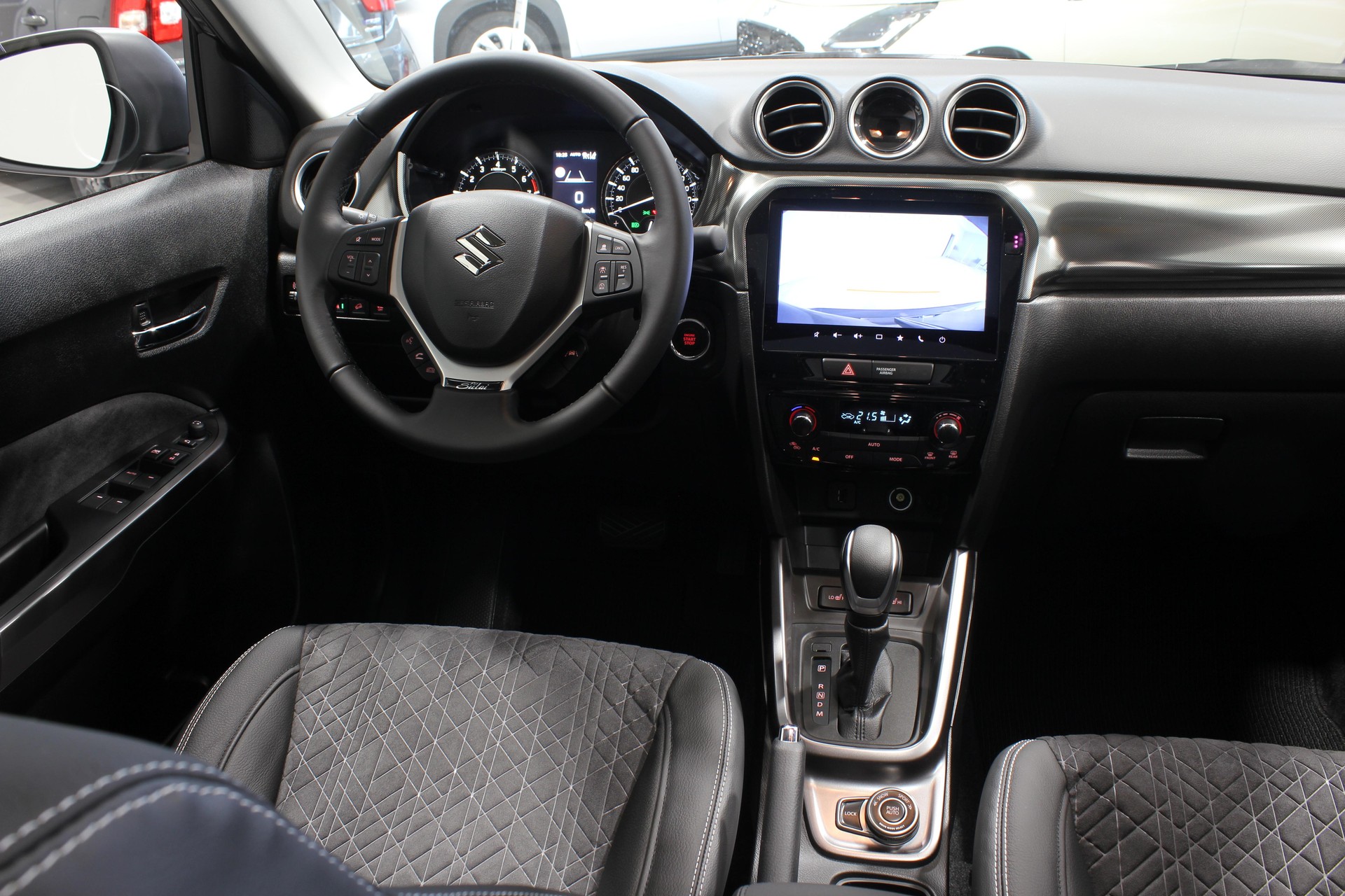 SUZUKI Vitara 1.5 Piz Sulai Top Hybrid 4x4-image-13