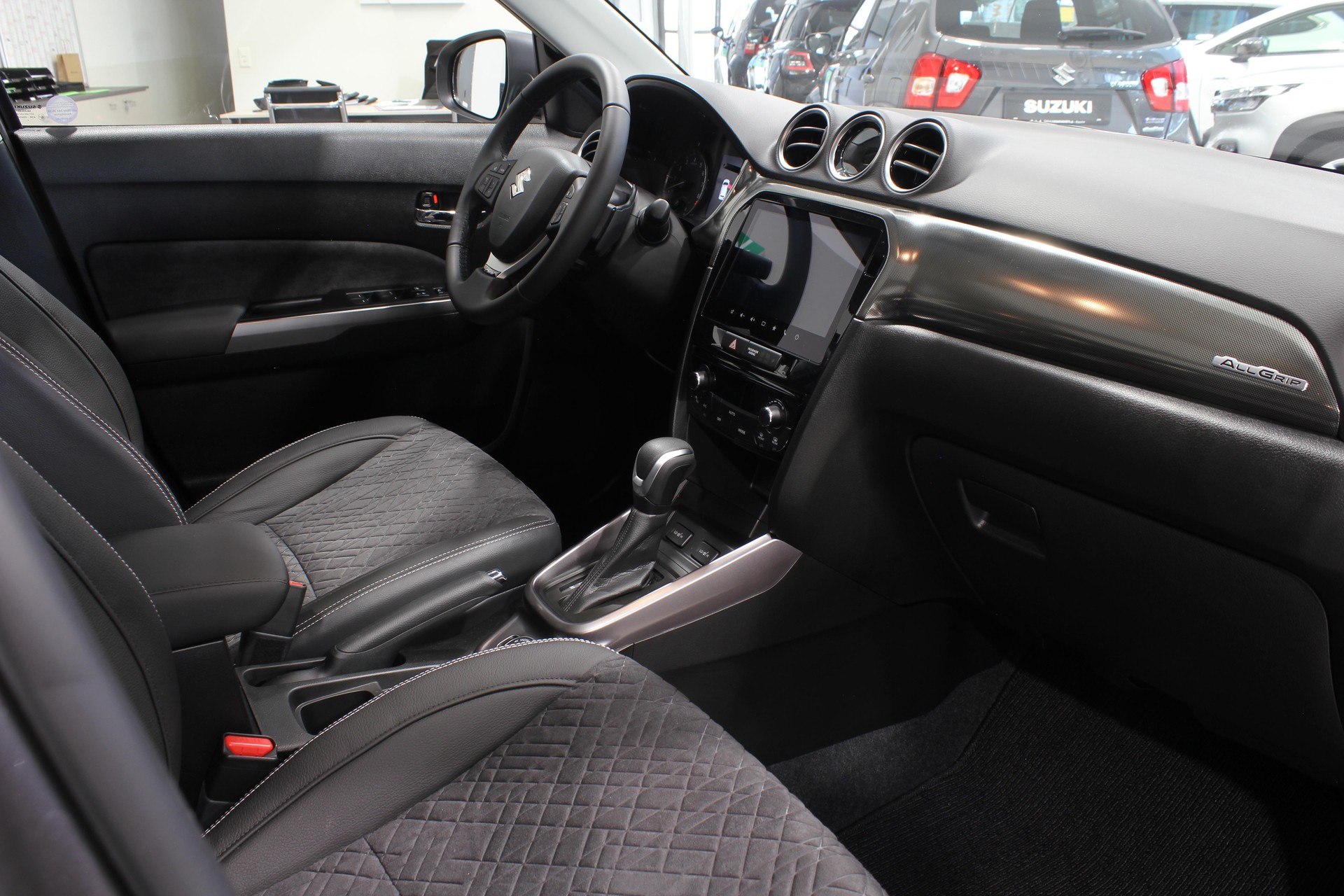 SUZUKI Vitara 1.5 Piz Sulai Top Hybrid 4x4-image-8