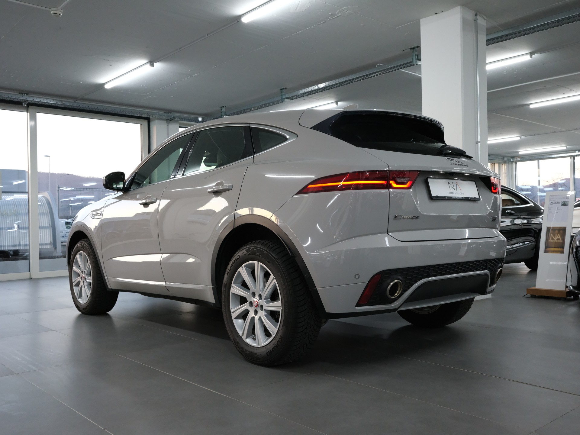 JAGUAR E-Pace 2.0 P250 R-Dynamic SE AWD Automatik-image-4